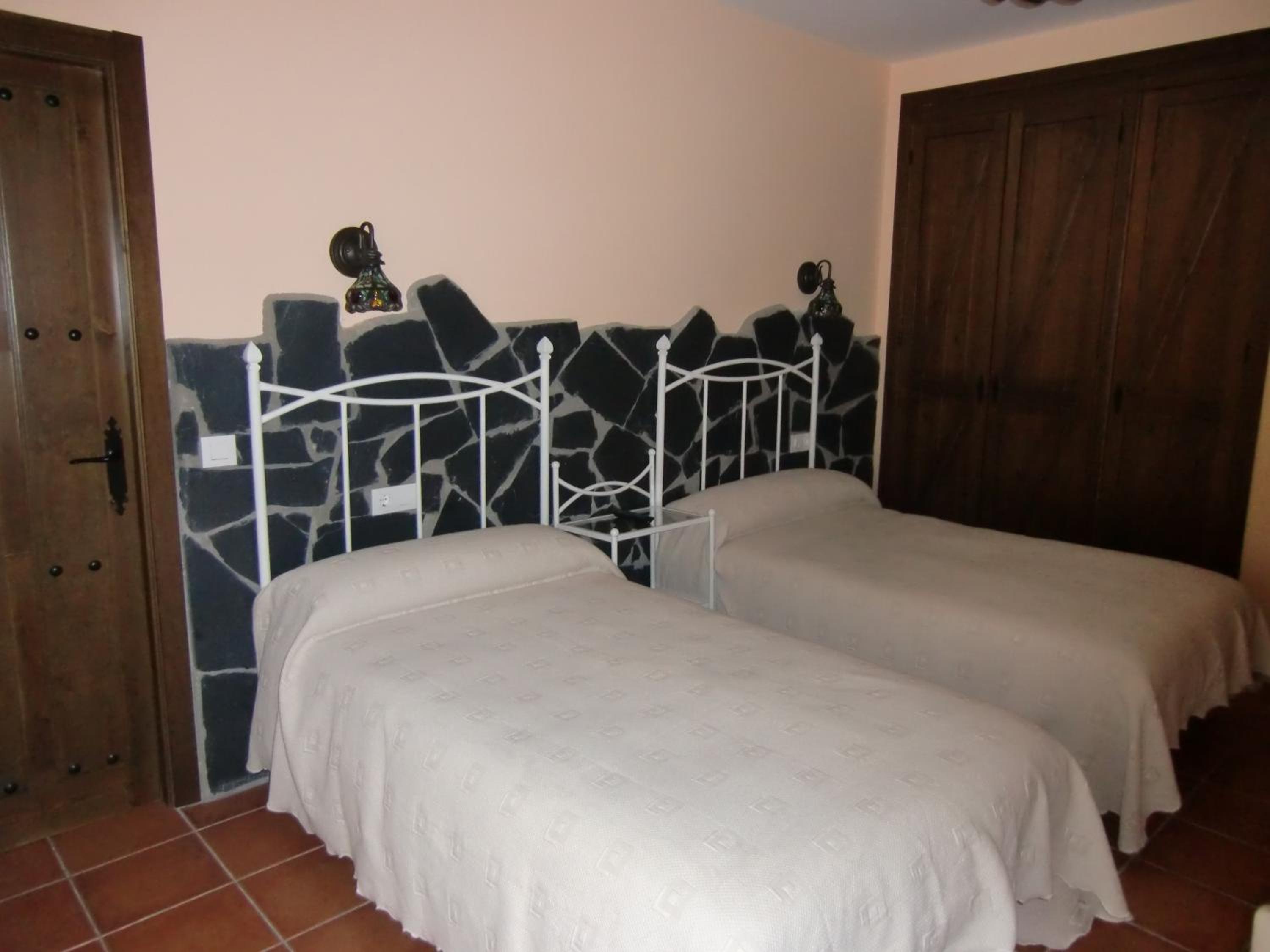 Double or Twin Room photo 2