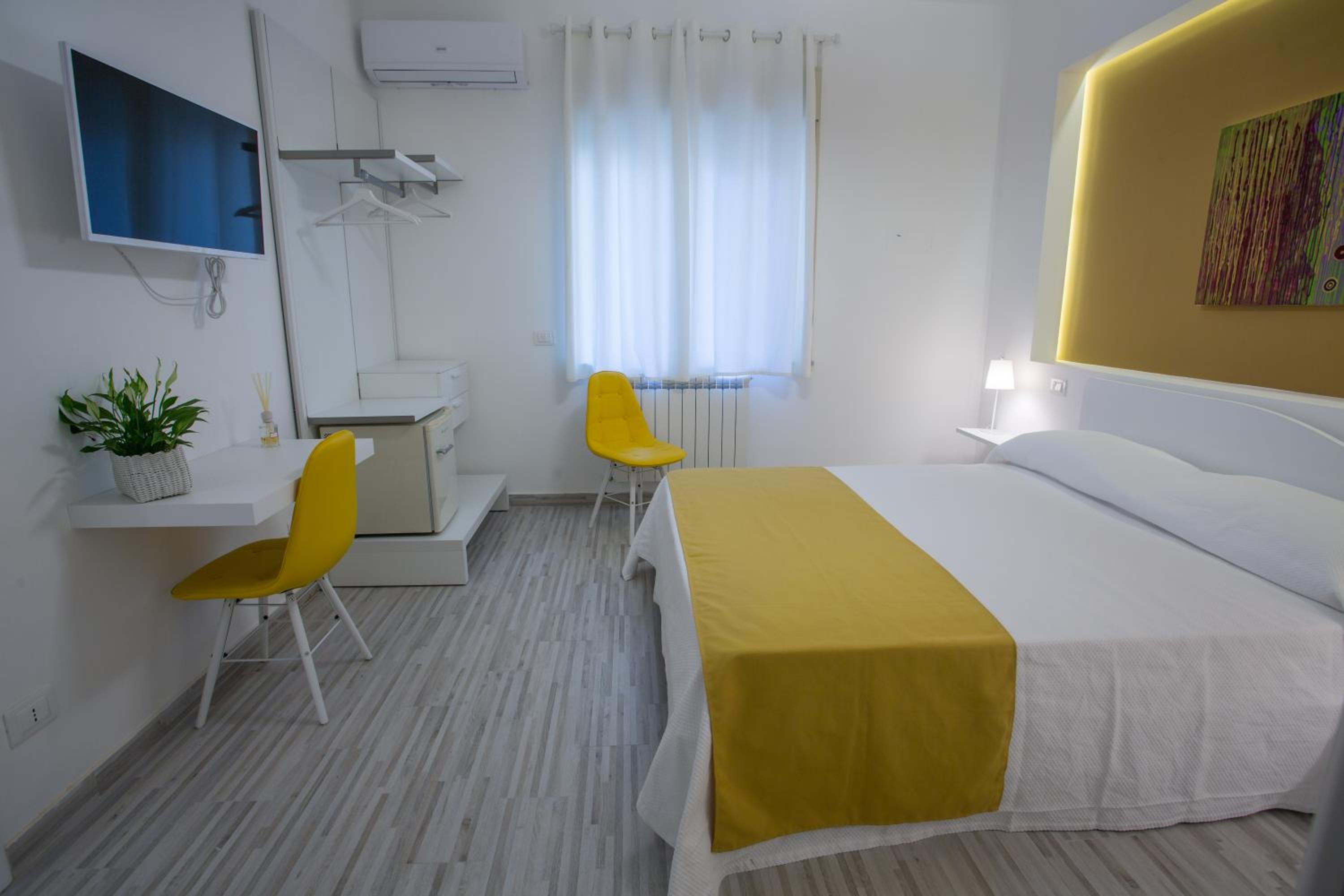 Double Room - Photo 4
