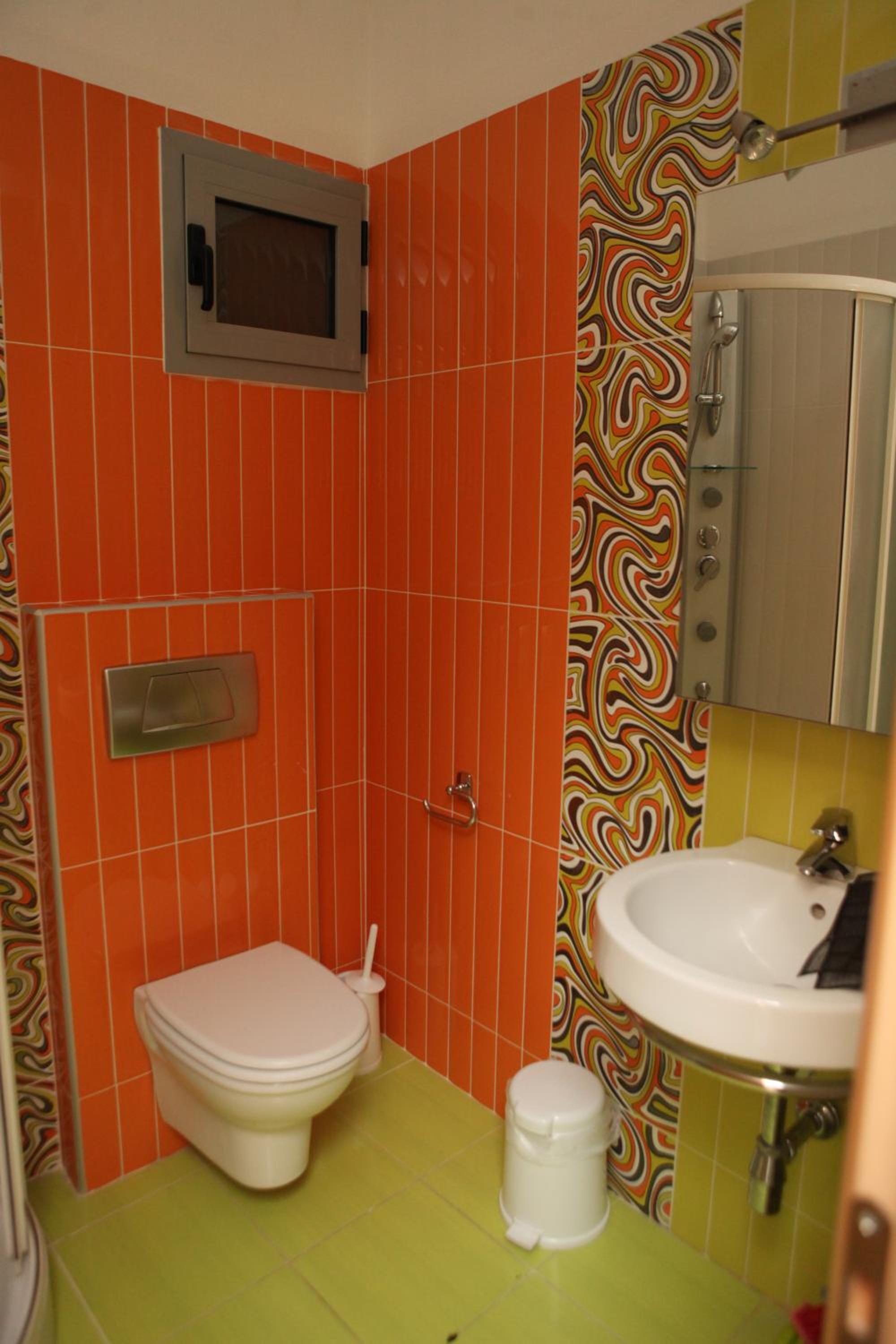 Economy Quadruple Room - Photo 4