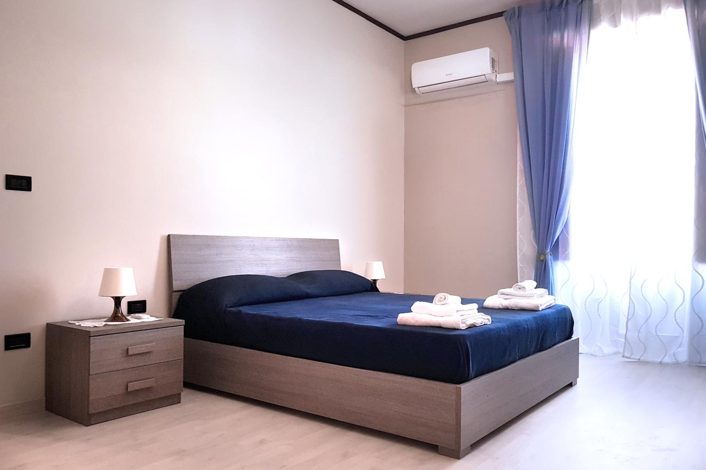 One-Bedroom House - Photo 5