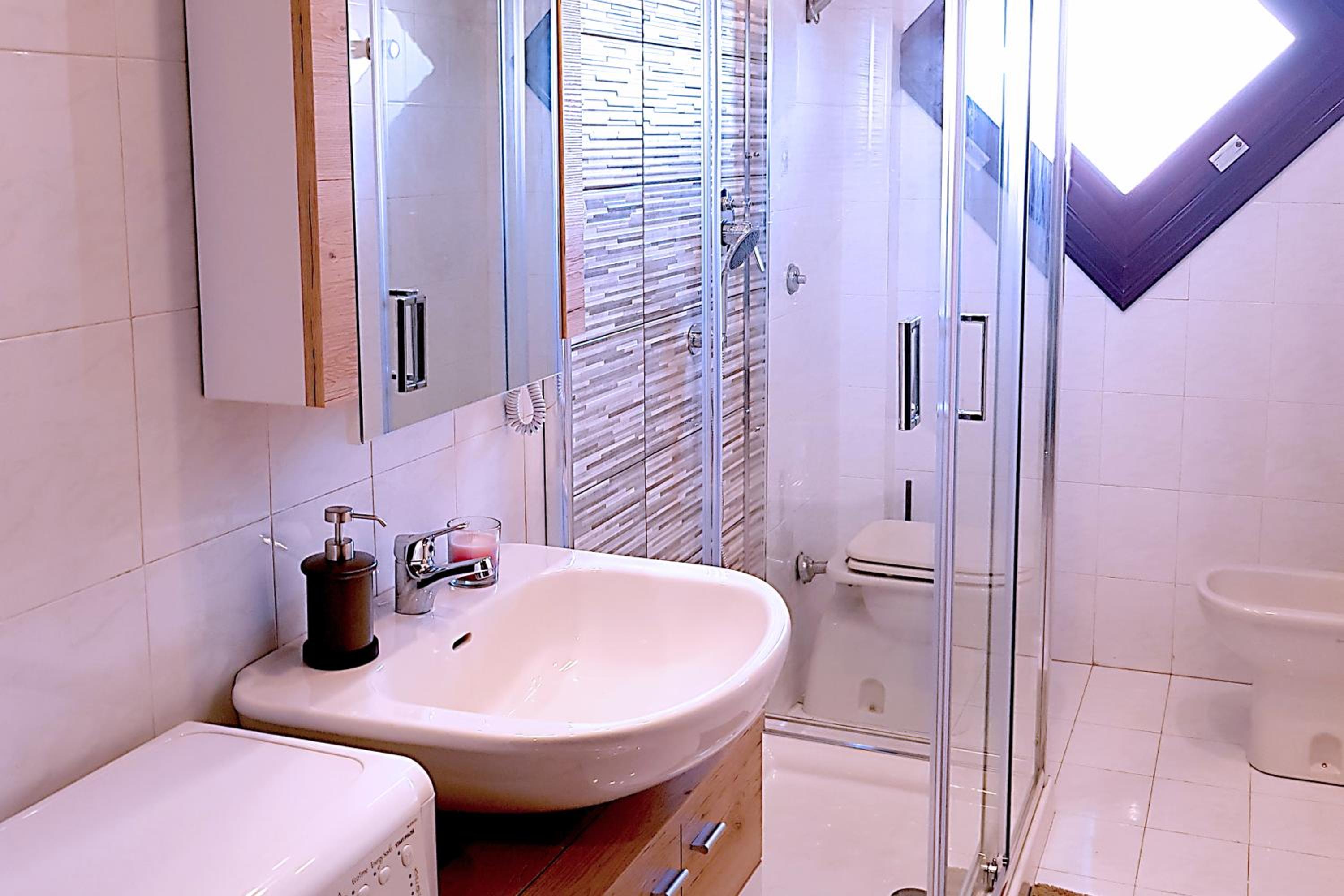 One-Bedroom House - Photo 17