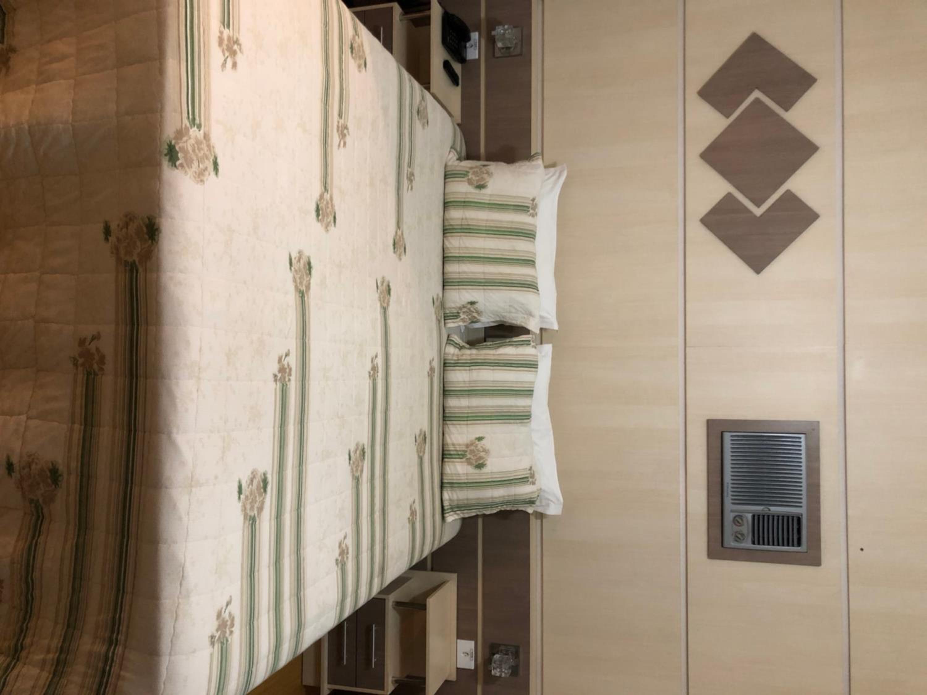 Deluxe Double Room with Bath photo 3