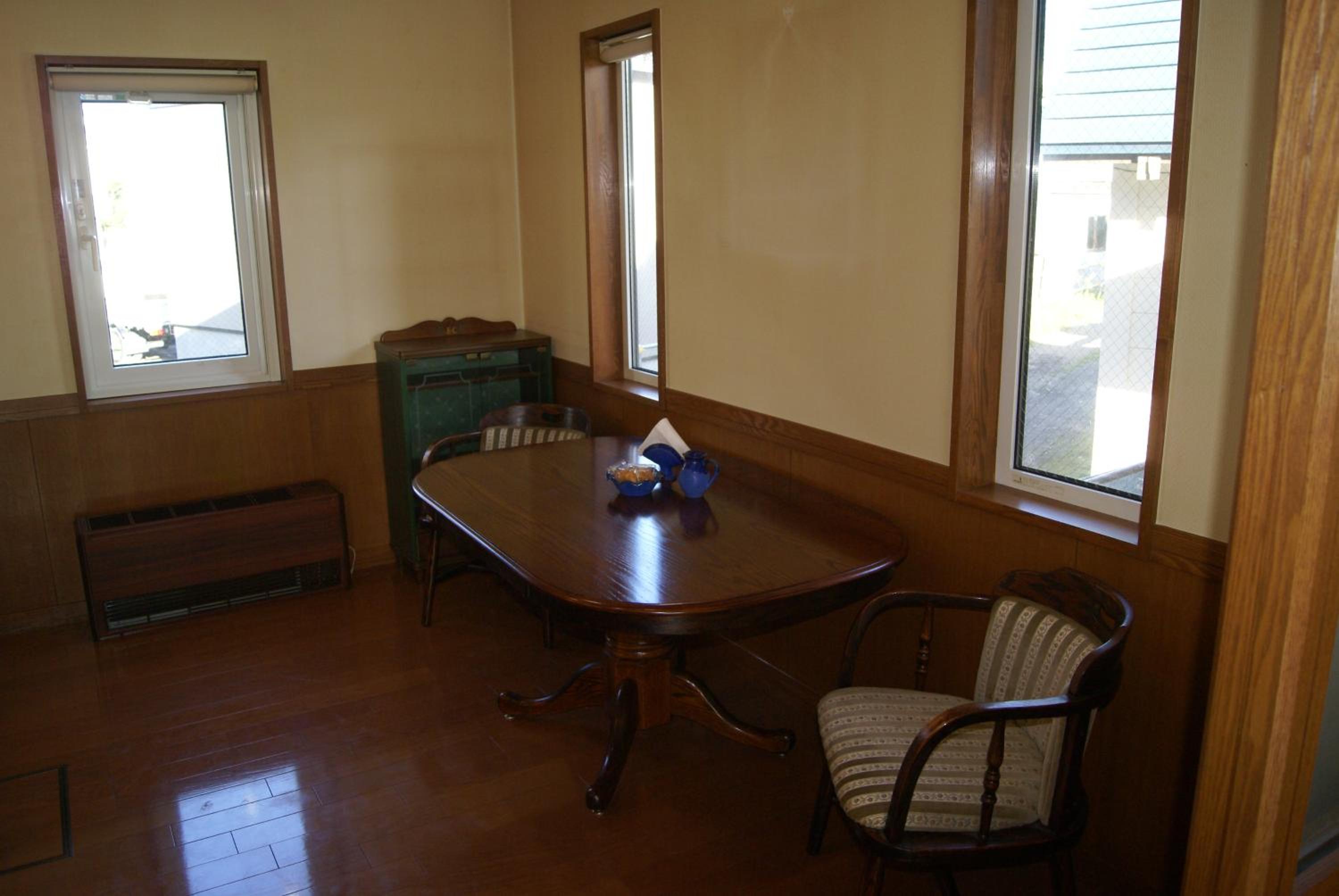 Four-Bedroom House photo 3