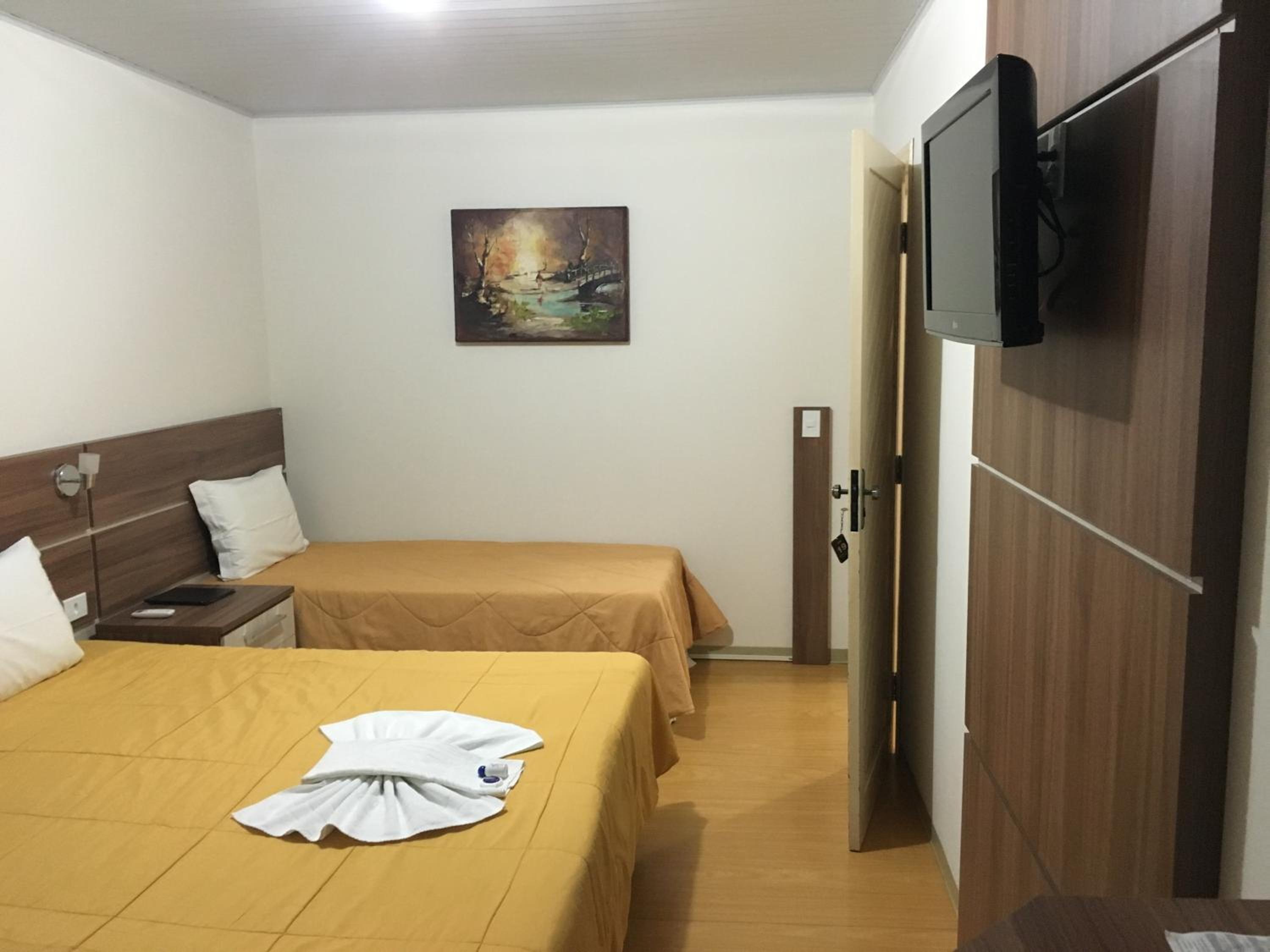 Deluxe Double Room with Extra Bed photo 3