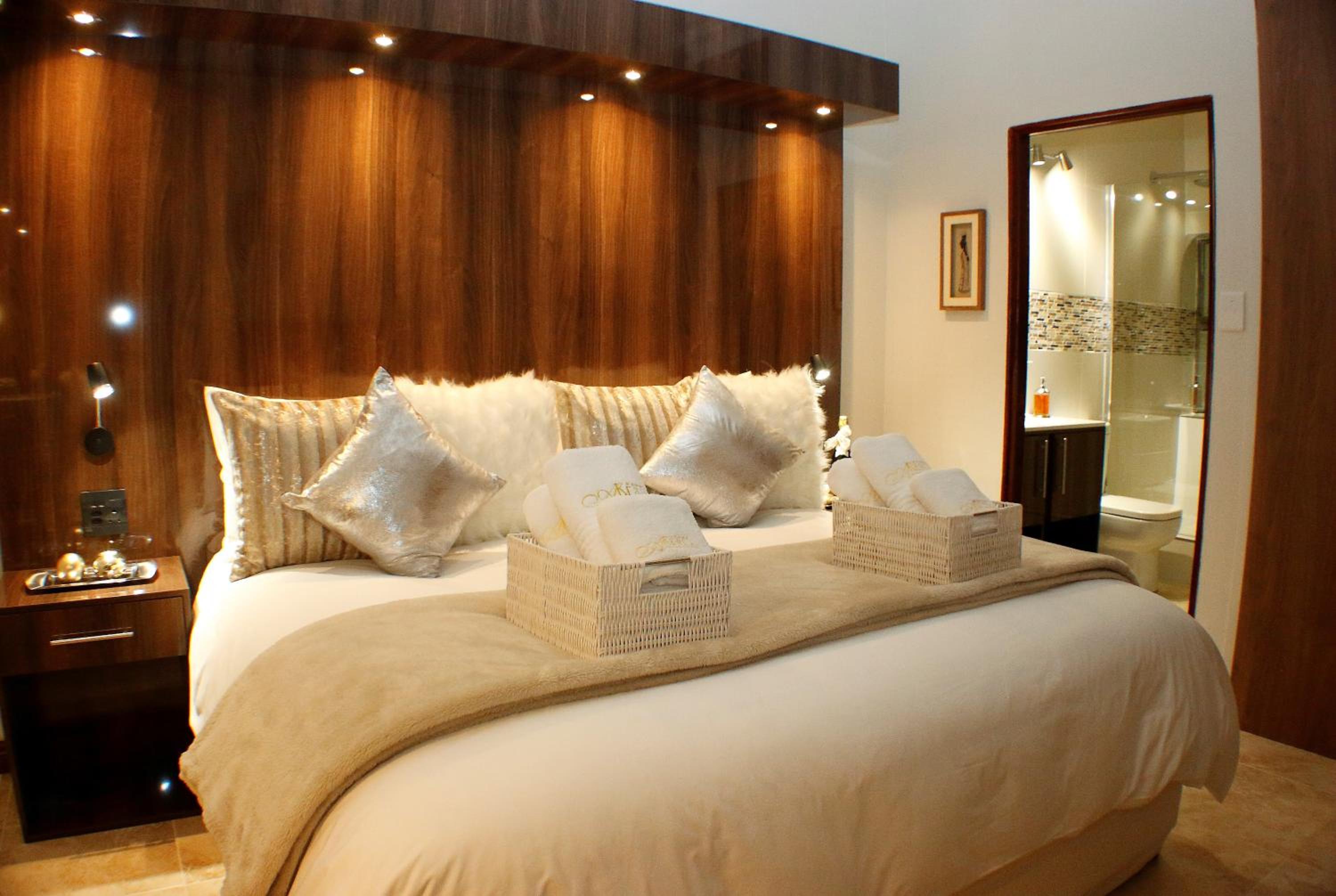 Suite with Balcony & City View