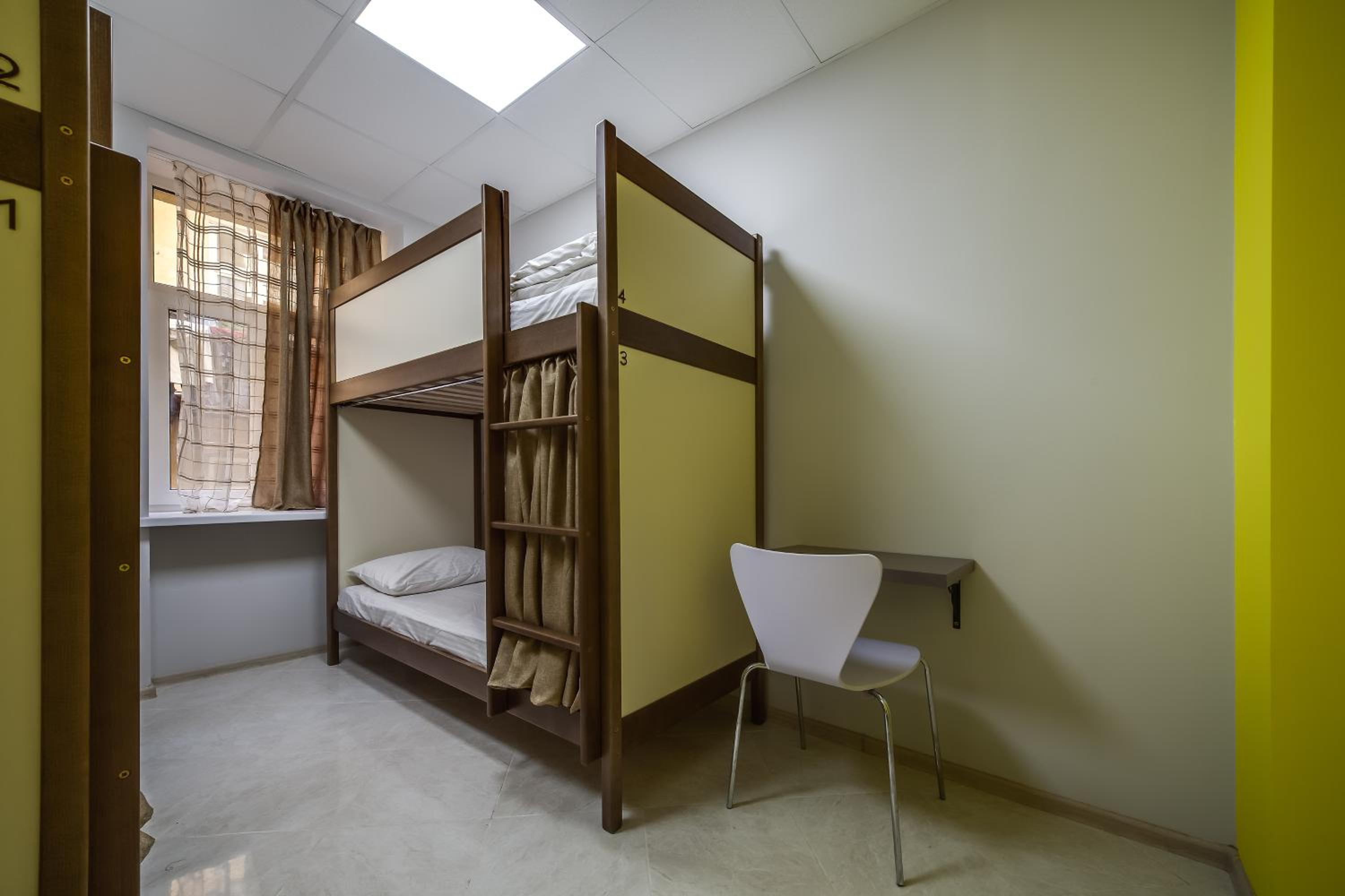 Bed in 4-Bed Mixed Dormitory Room photo 3