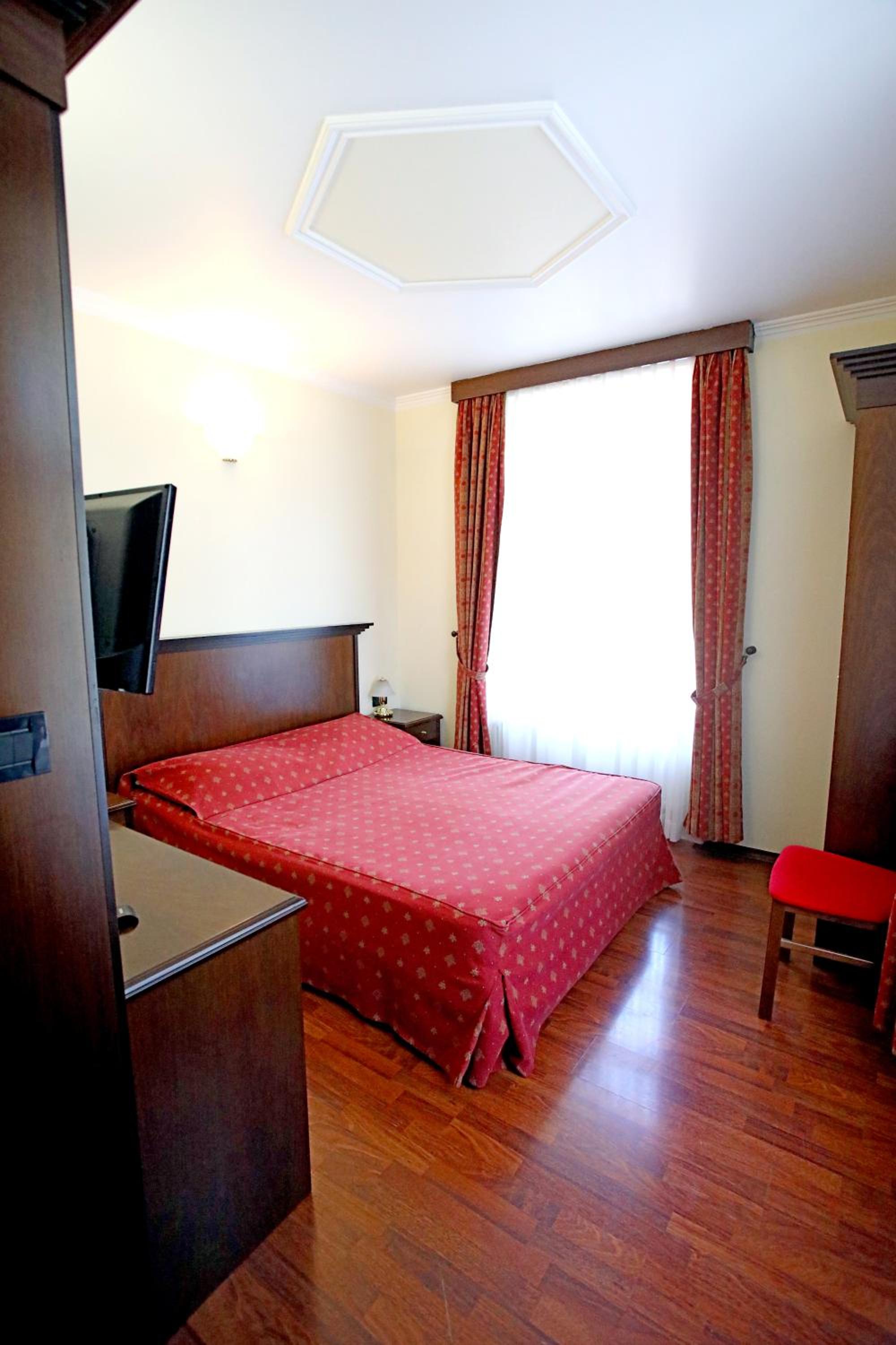 Single Room photo 1
