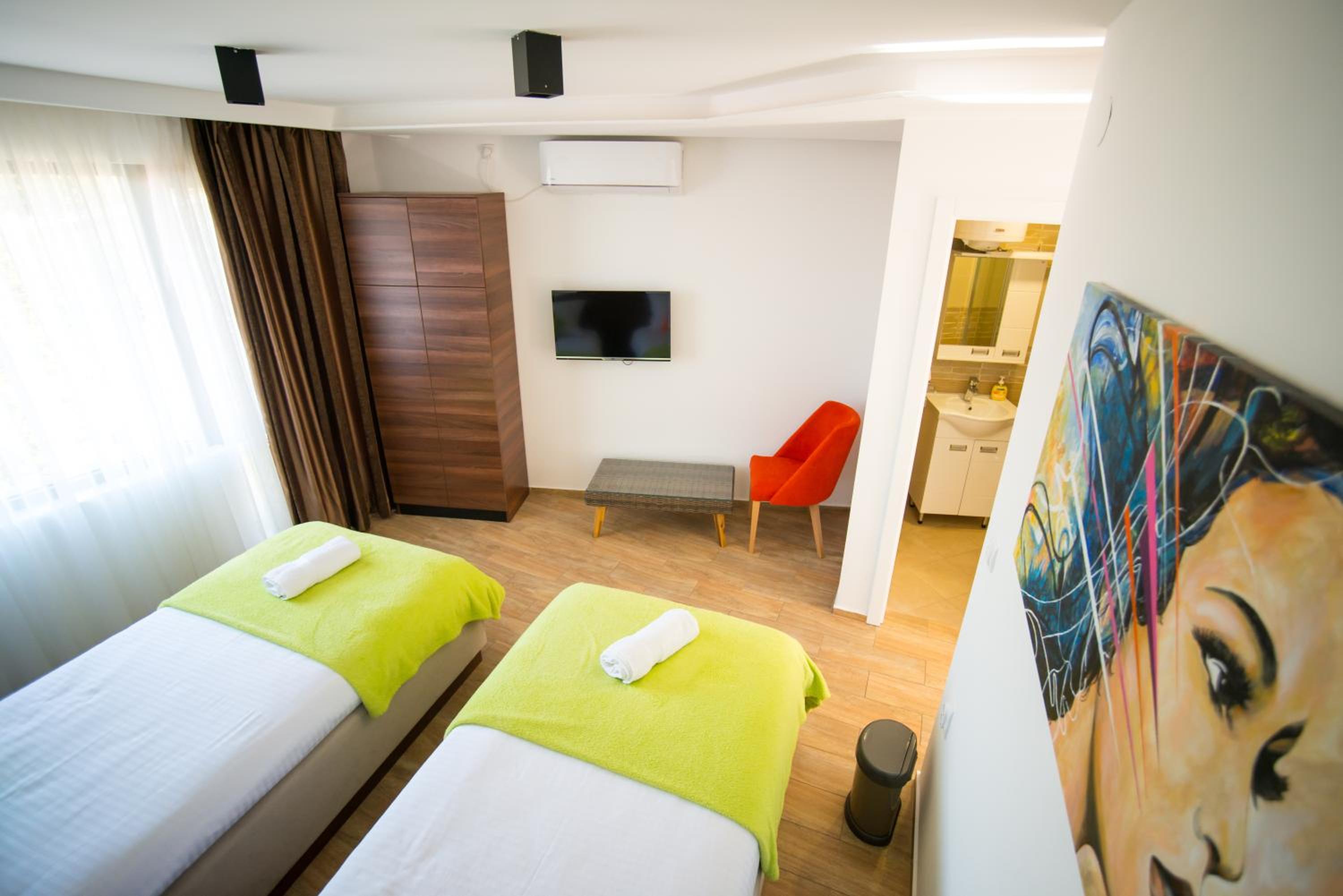 Deluxe Apartment