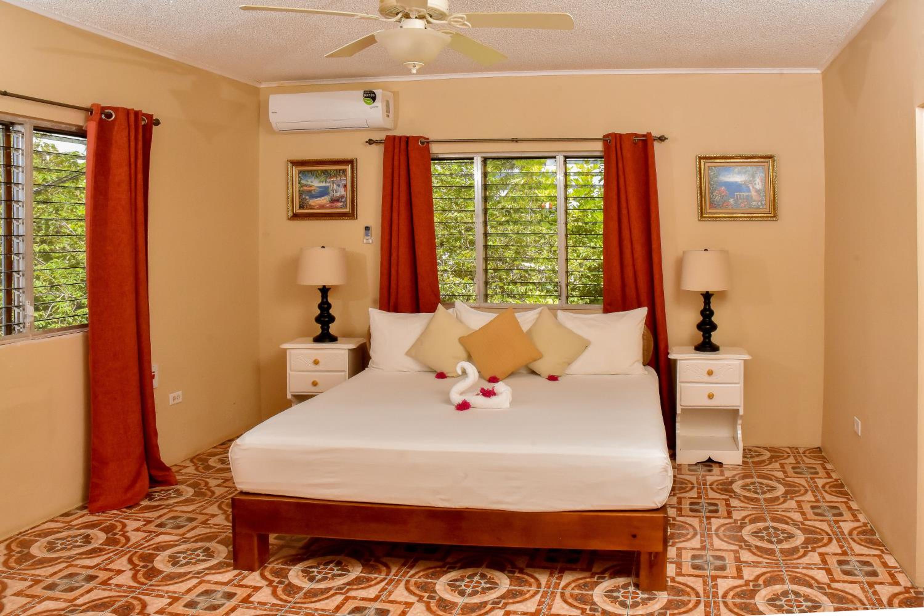 One-Bedroom Suite with Sea View photo 2