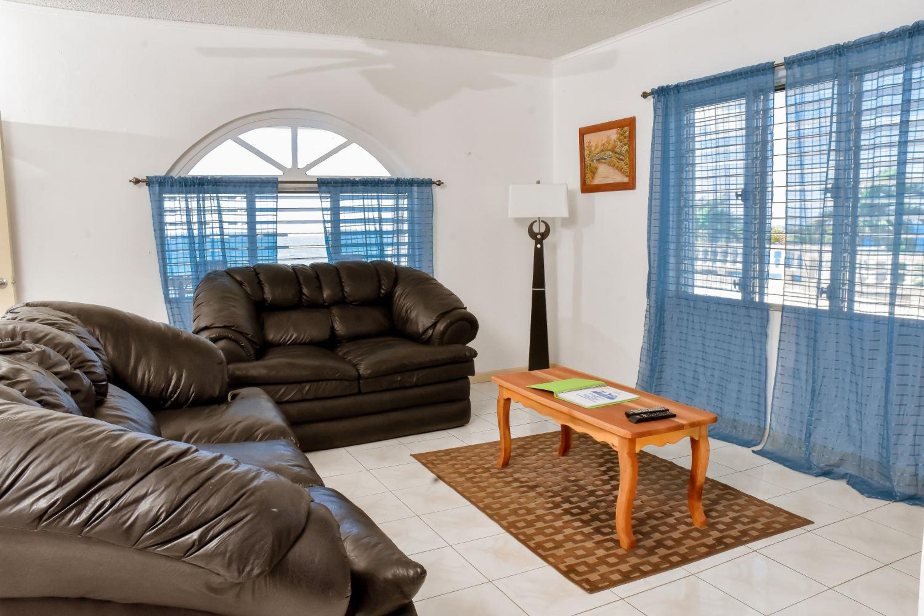One-Bedroom Suite with Sea View photo 3