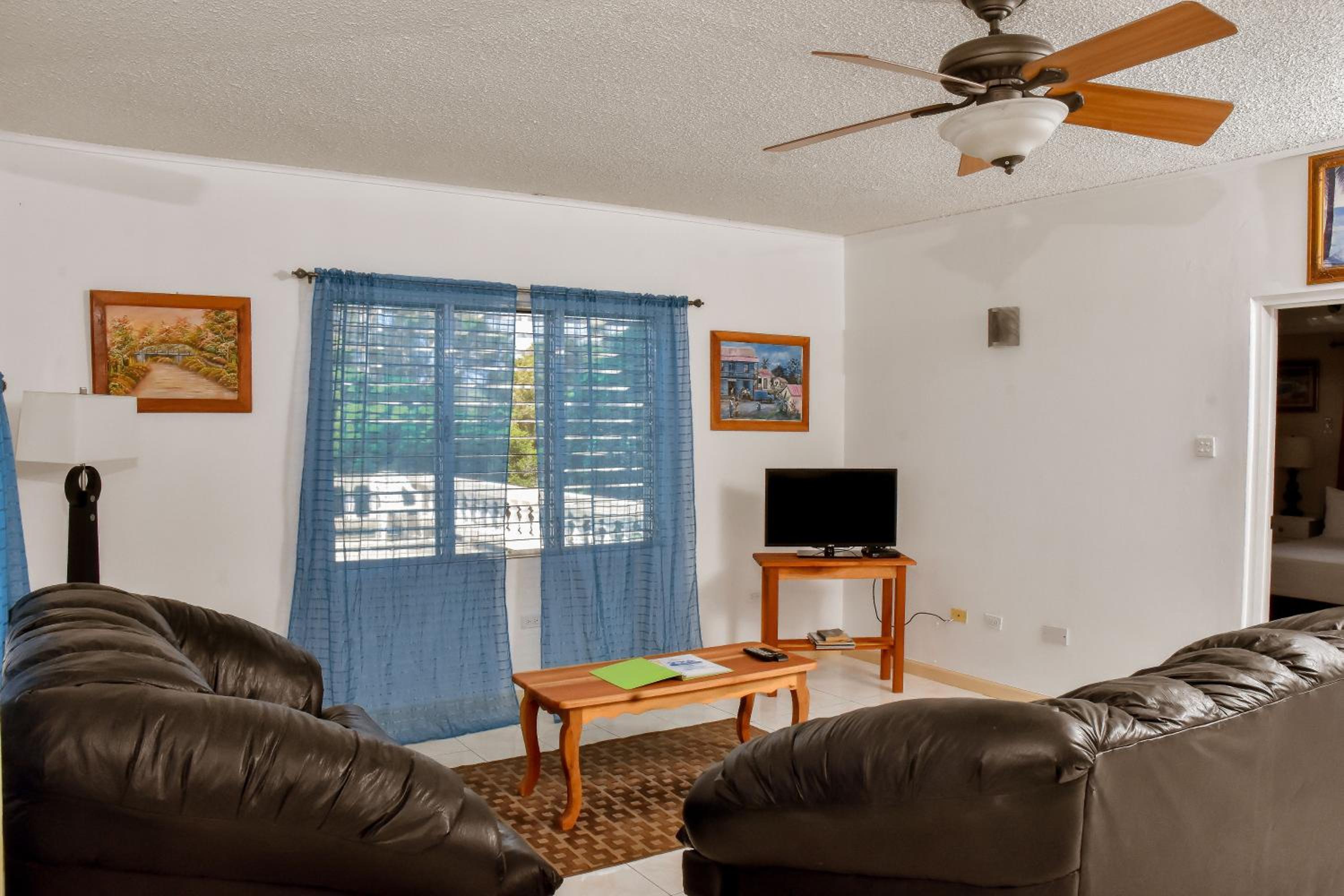 Two-Bedroom Suite with Ocean View photo 3