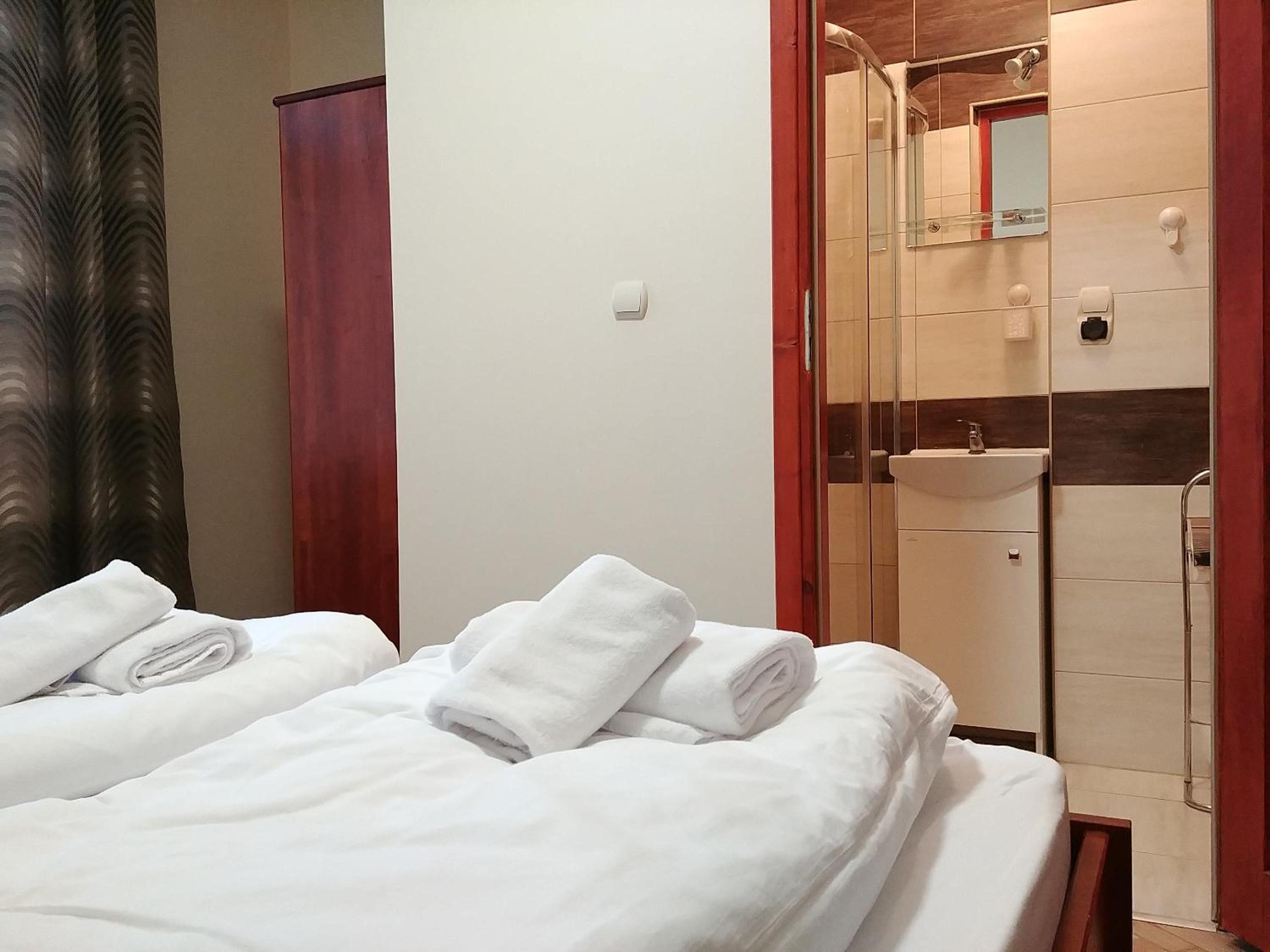 Triple Room - Photo 9
