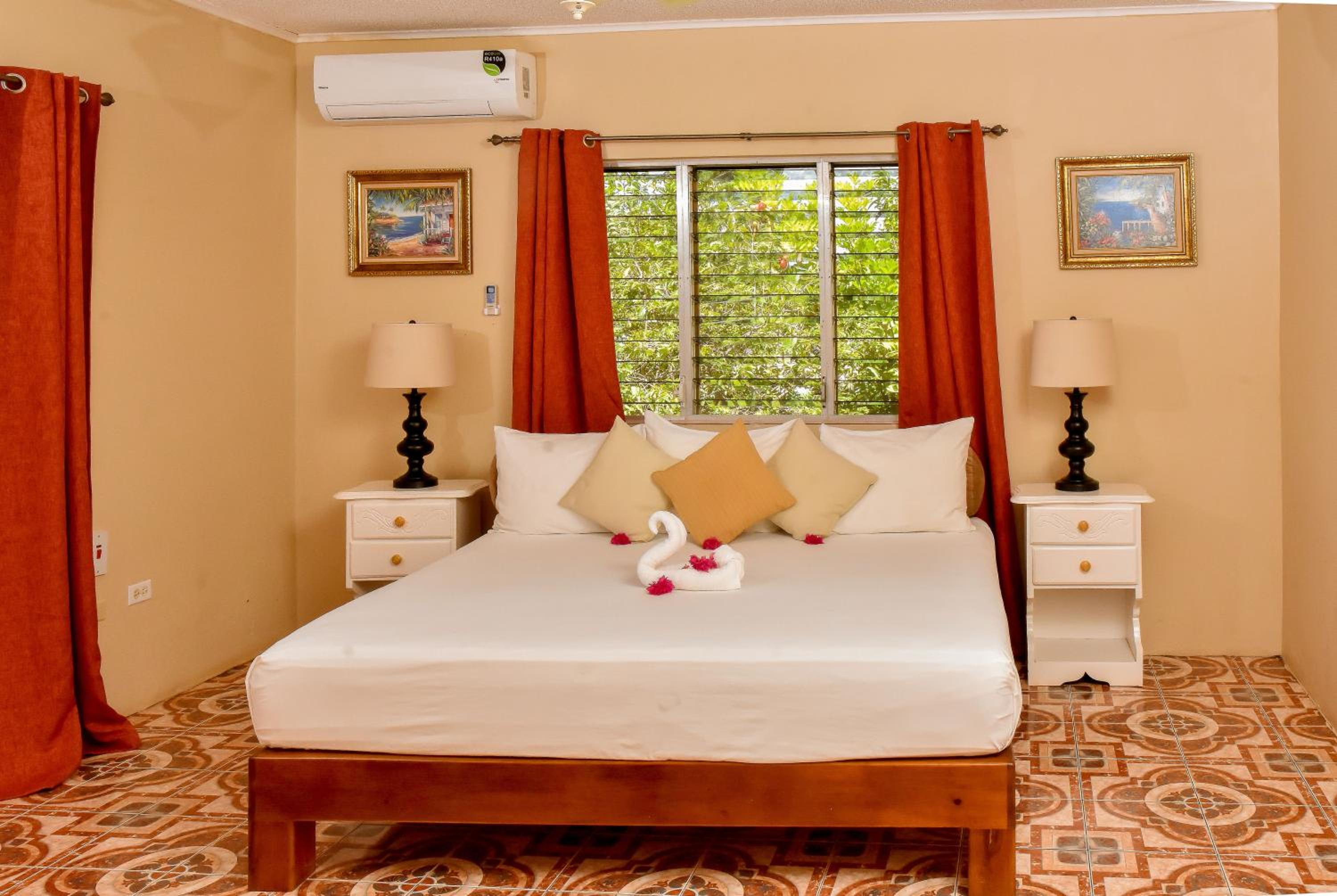 Two-Bedroom Suite with Ocean View photo 2