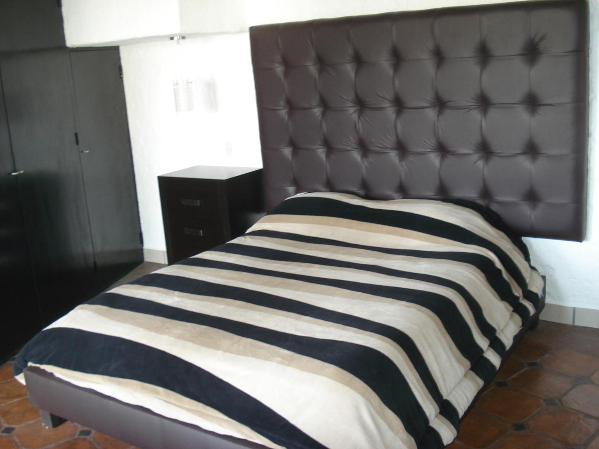 Queen Room photo 1