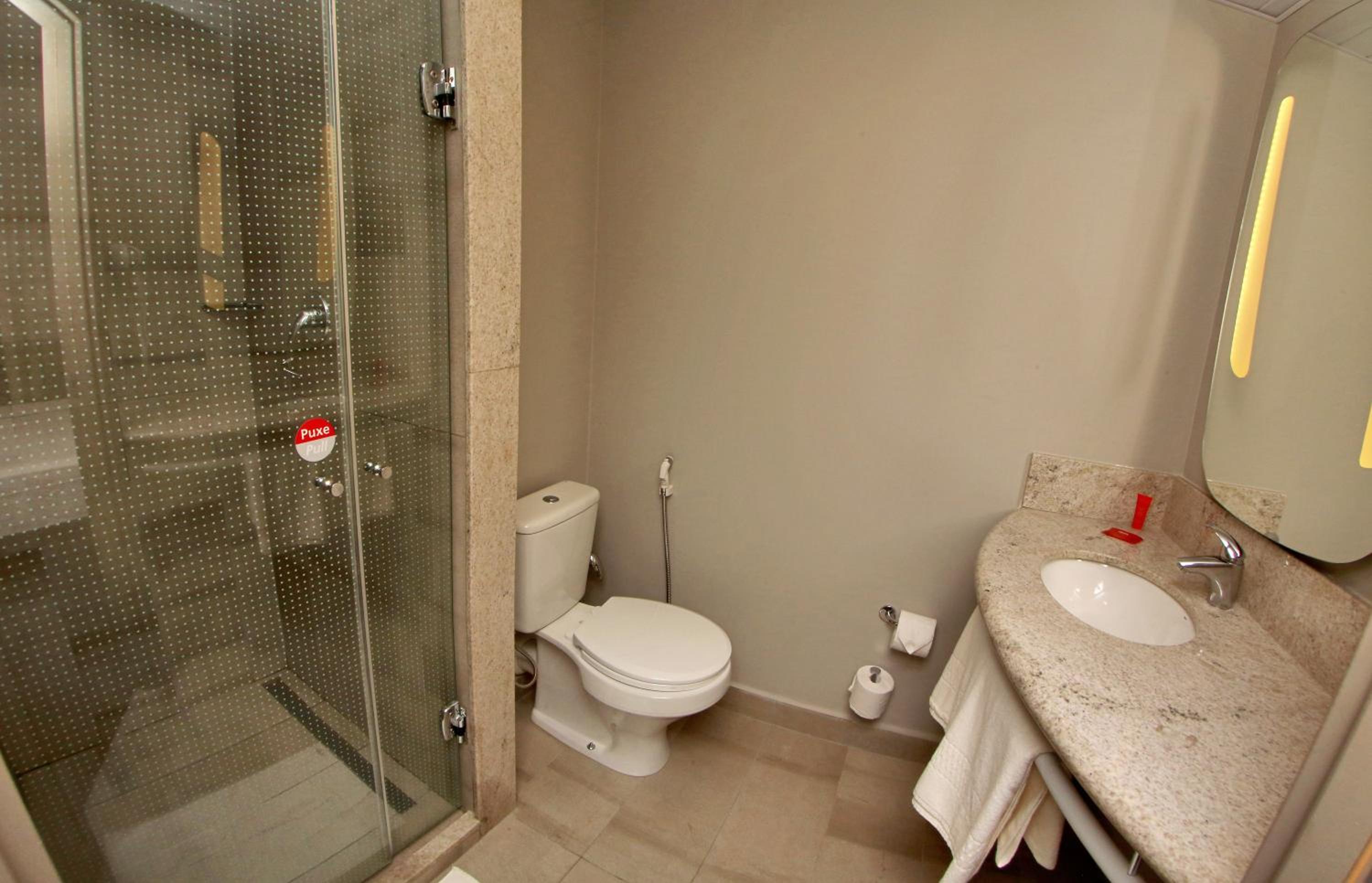 Standard Room with One Double Bed and One Single Bed photo 3