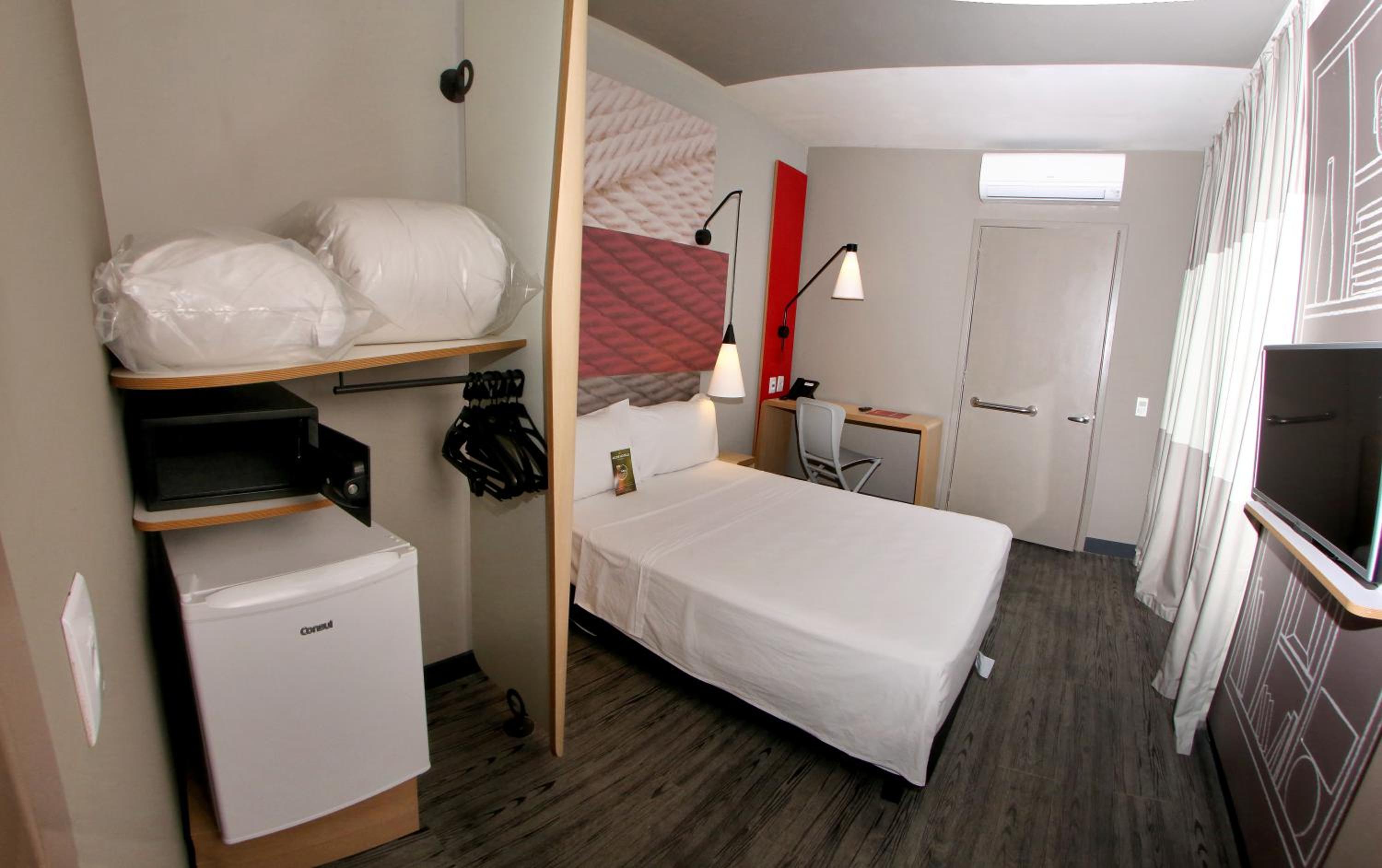 Standard Double Room - Disability Access photo 2