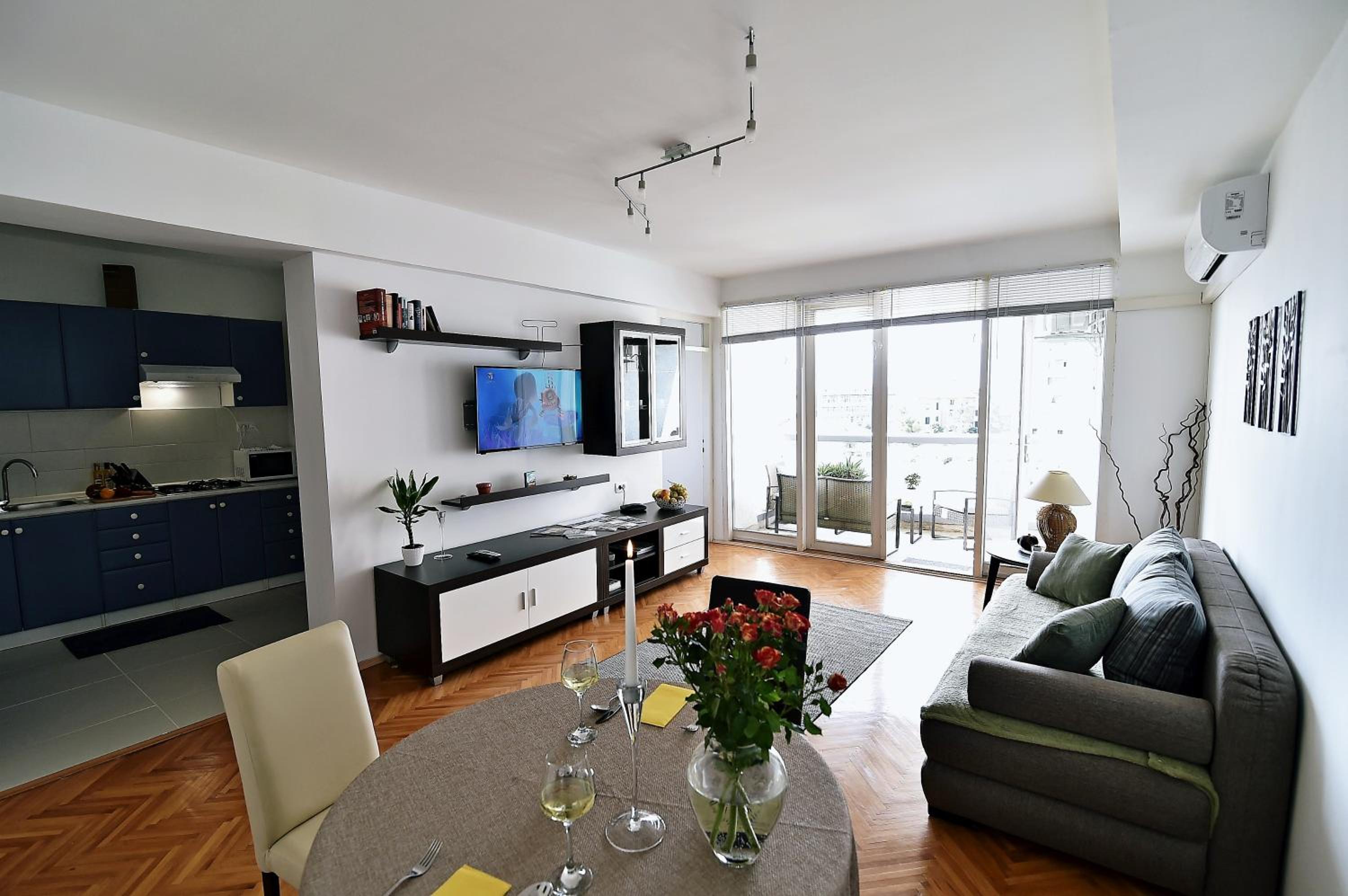 Apartment with Balcony photo 1