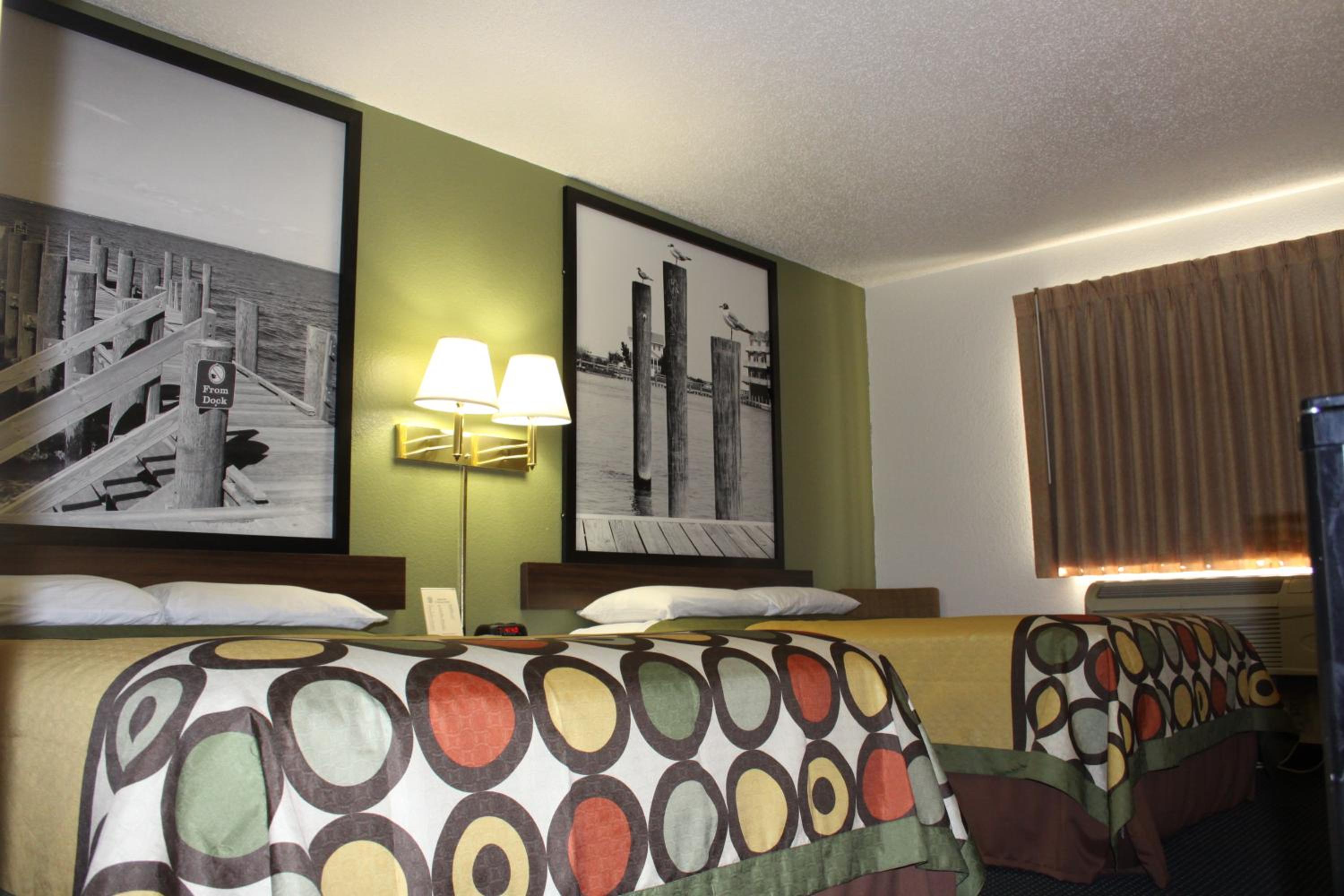 Deluxe Double Room with Two Double Beds - Non-Smoking - Photo 12