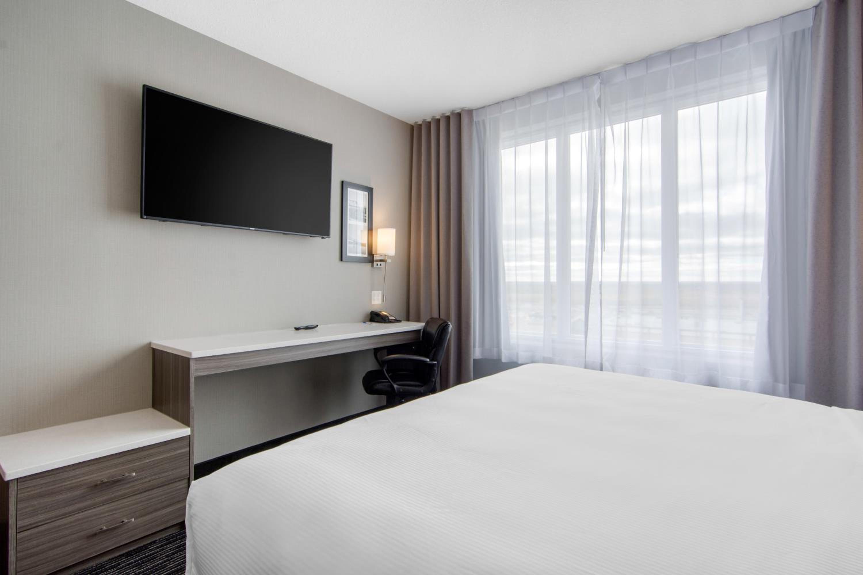 King Room - Non-Smoking photo 2