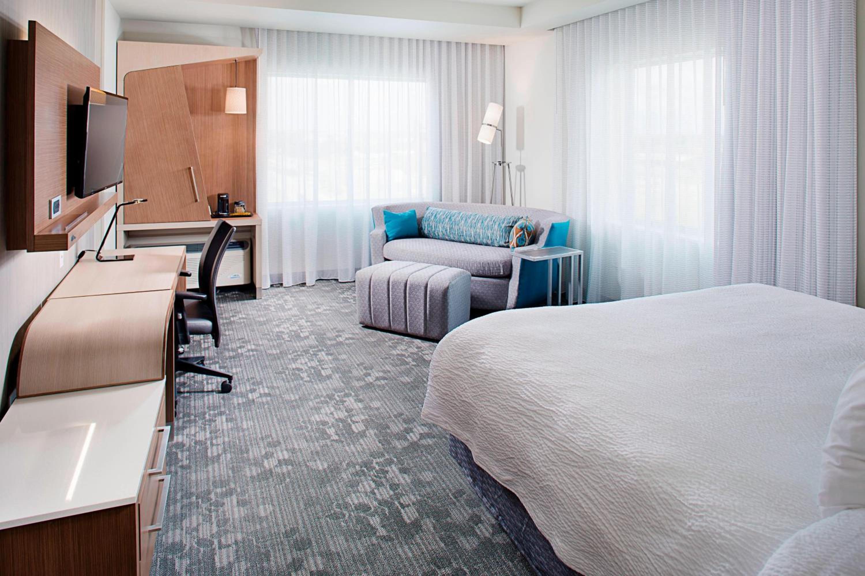 King Room with City View and Sofa Bed