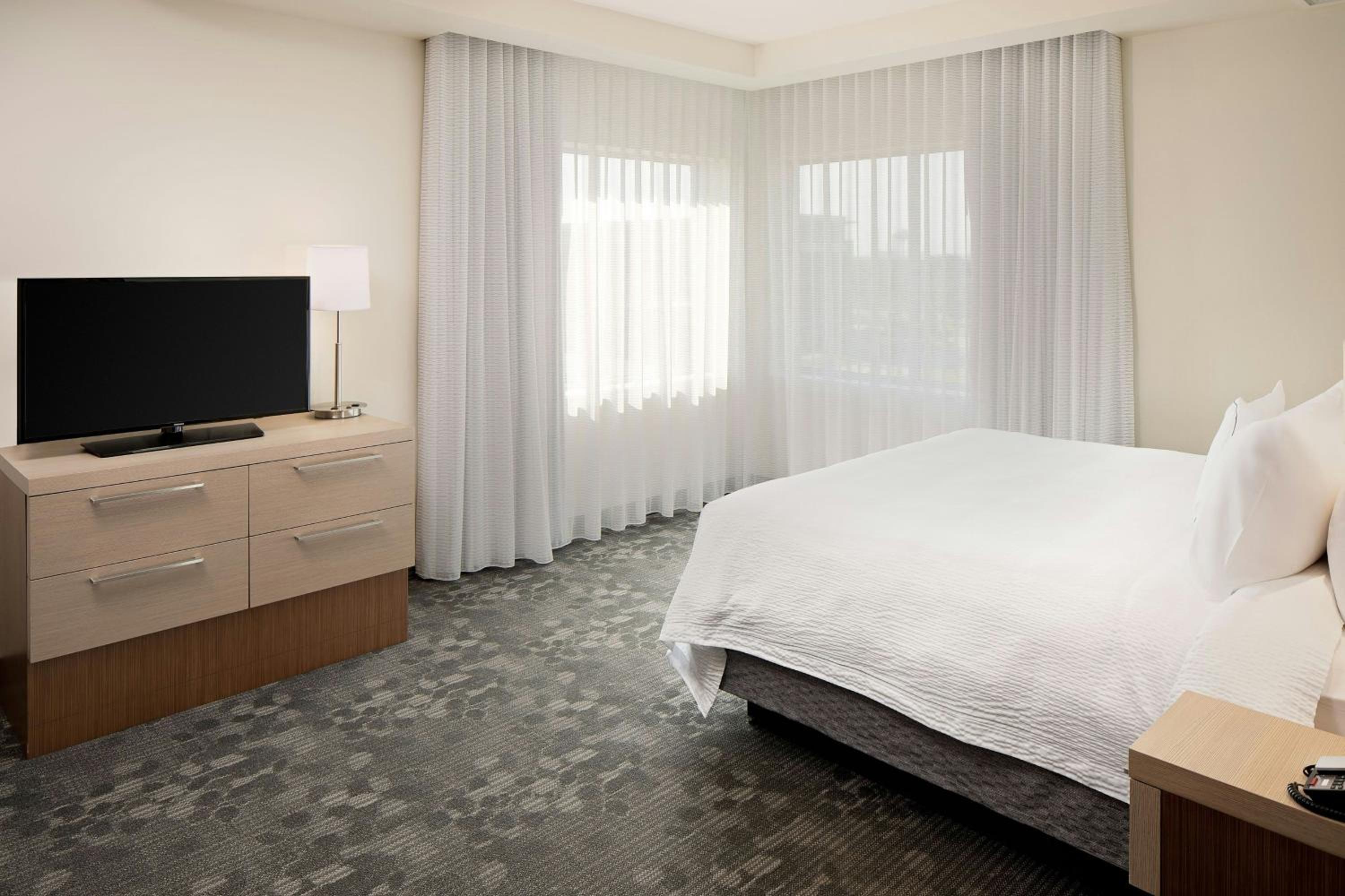 One-Bedroom King Suite with Sofa Bed - Hearing Accessible