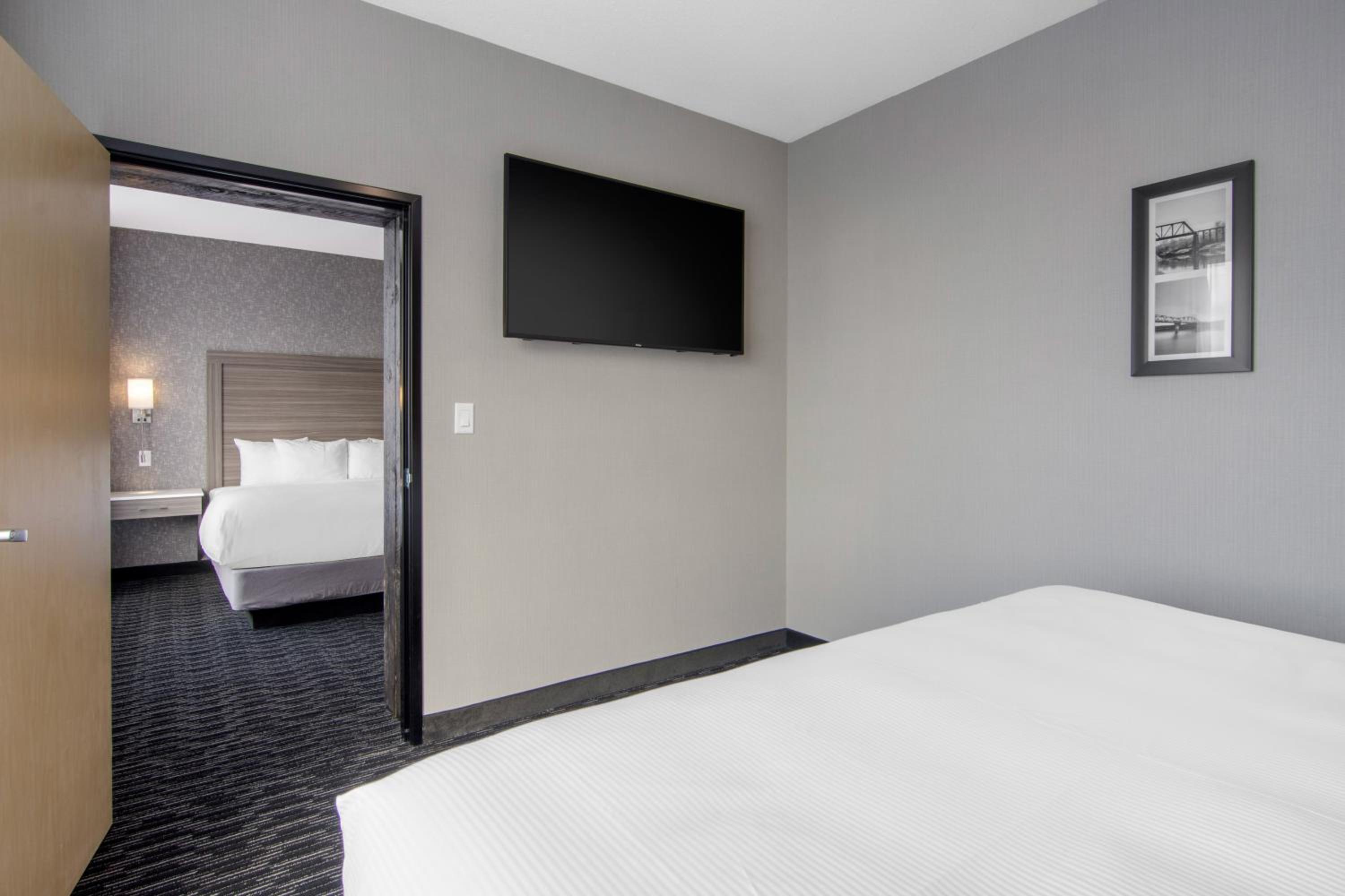 Deluxe Family Suite
