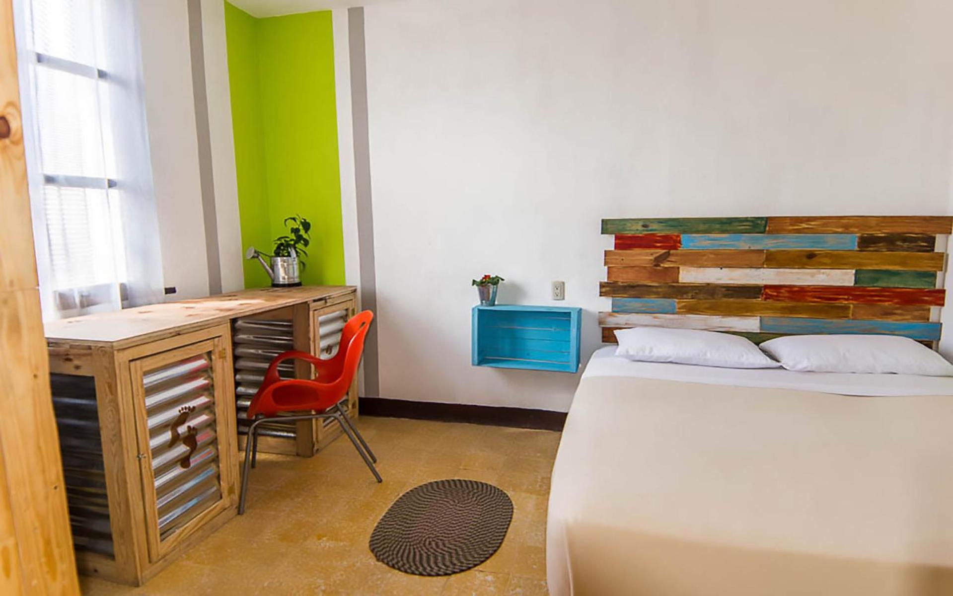 Standard Queen Room photo 2