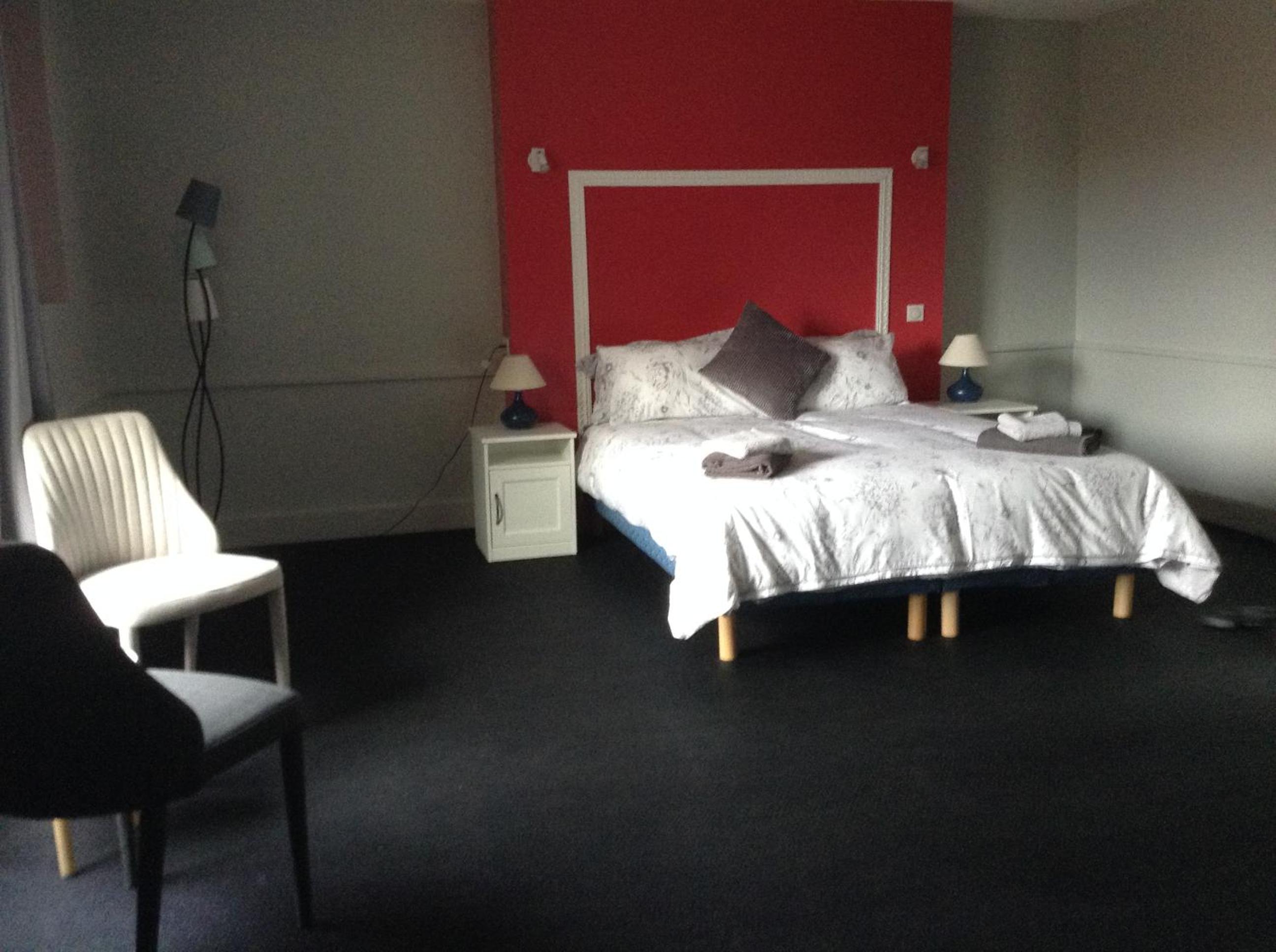 Deluxe Double Room with Shower - Photo 1
