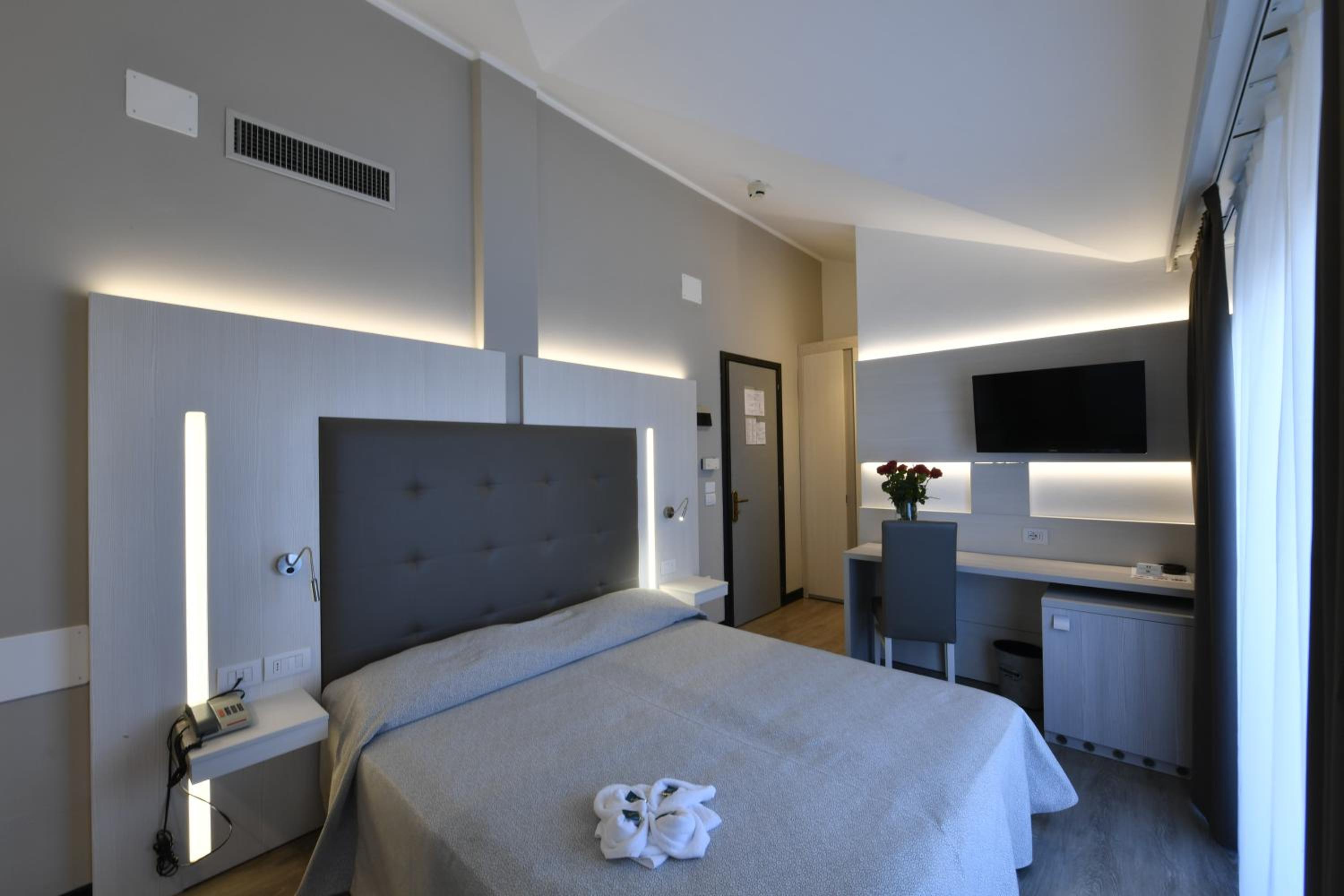 Triple Room with Balcony photo 3