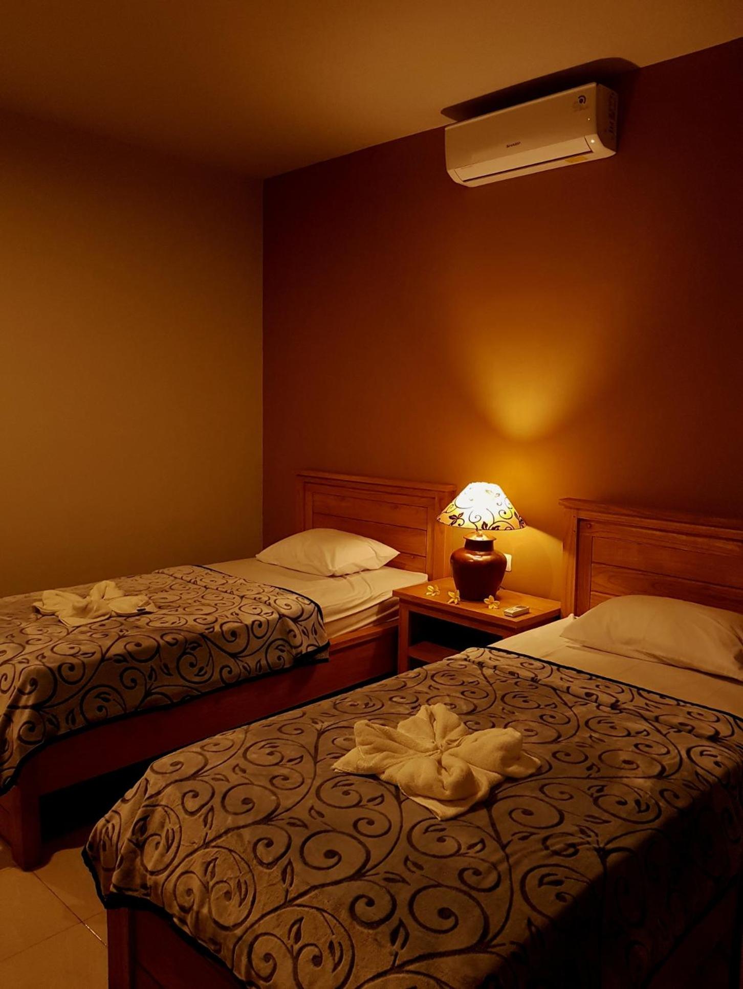 Twin Room with Pool View - Photo 1