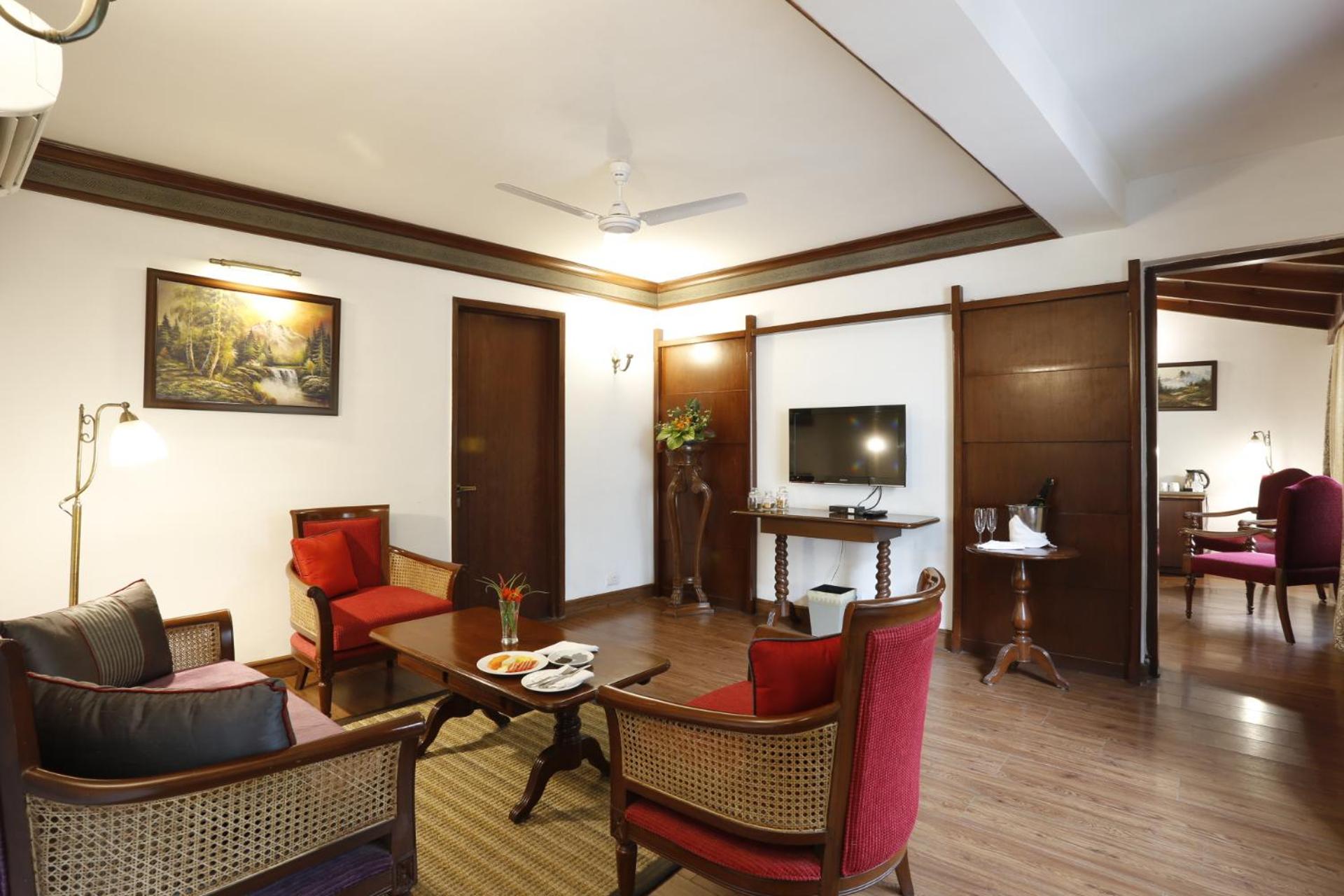 Suite with Evening Hi Tea, 10% discount on Food, Spa & Soft Beverages - Photo 3