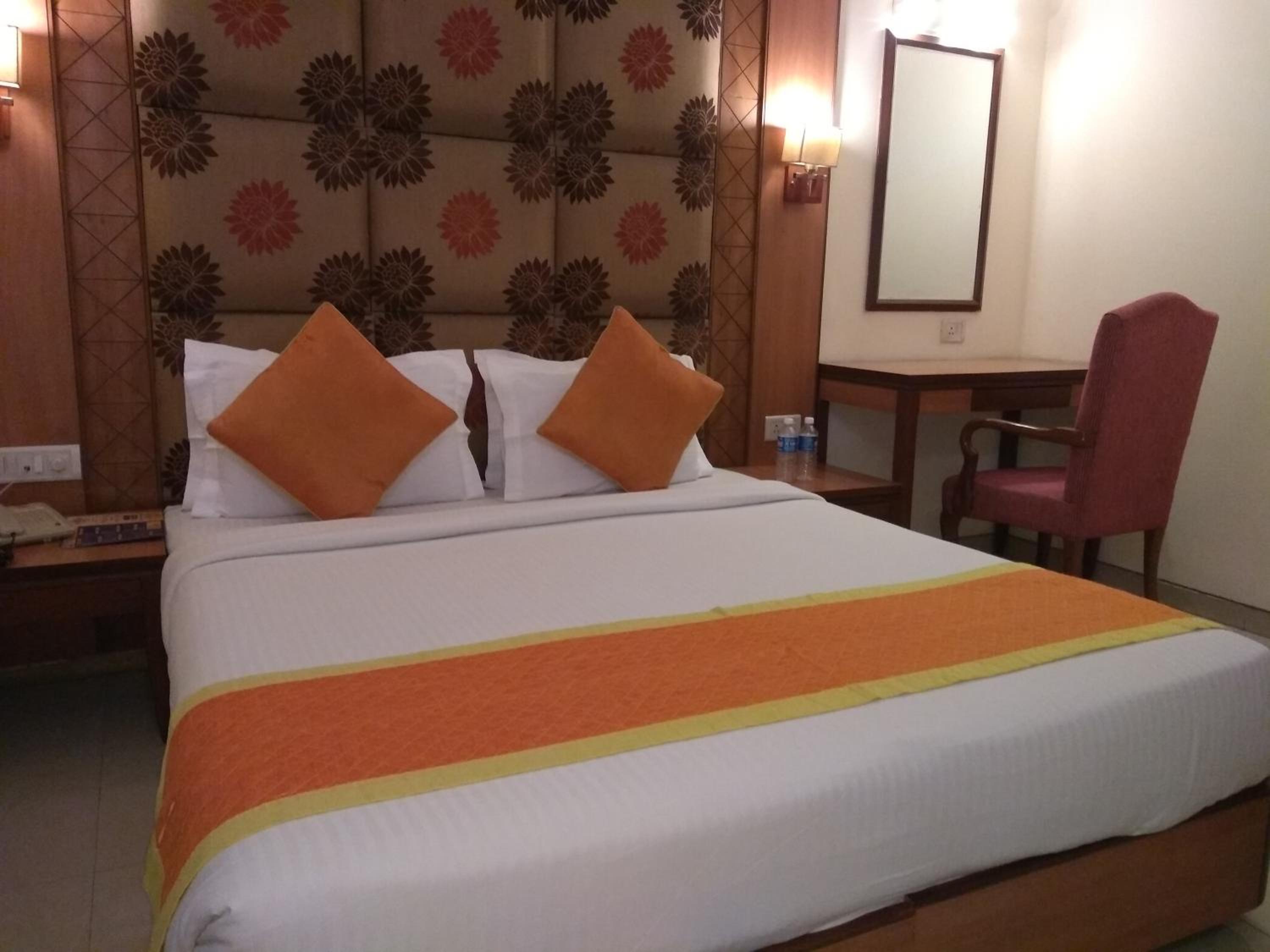 Deluxe Room ( annexure building ) - Photo 5