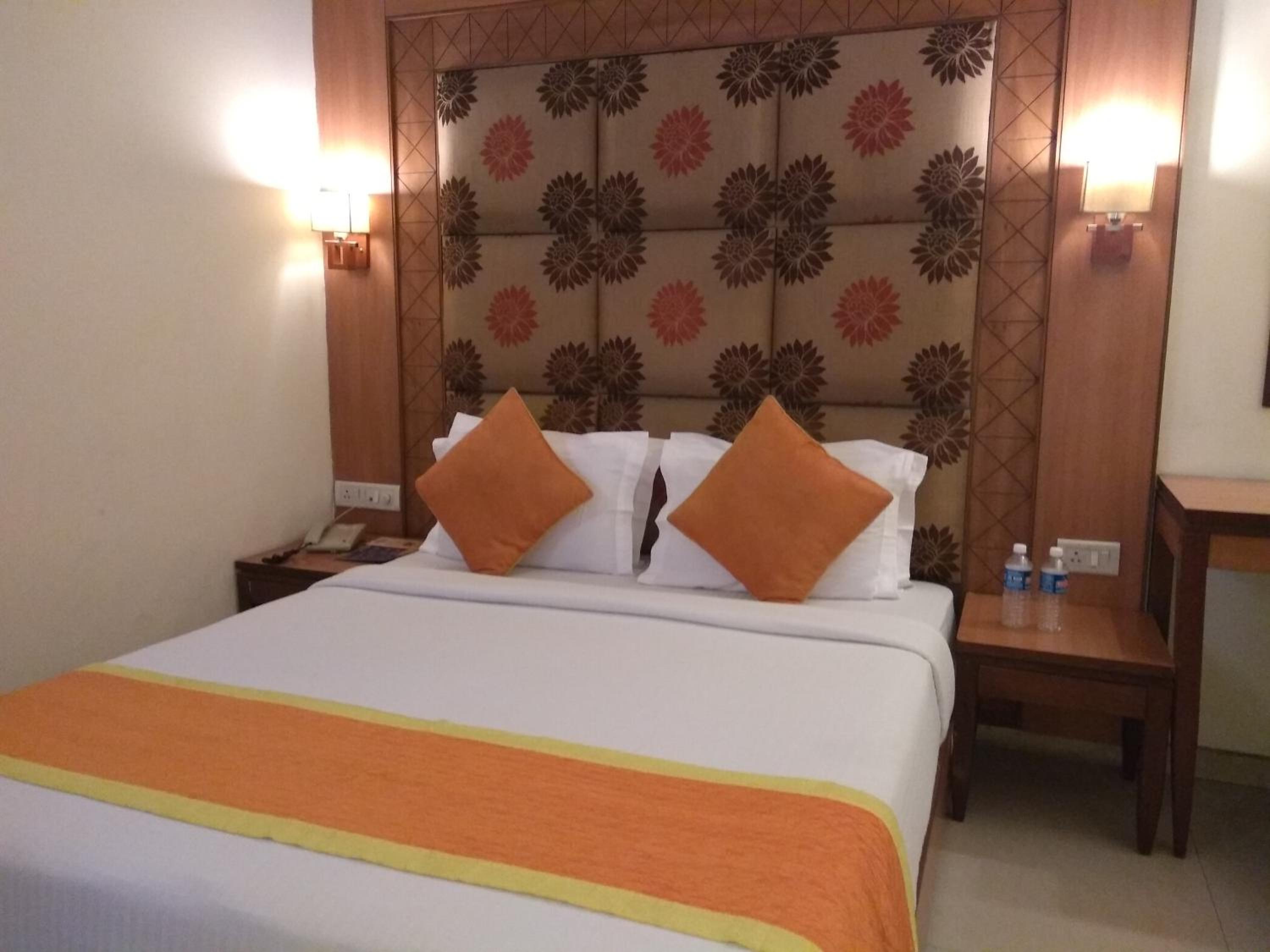 Deluxe Room ( annexure building ) - Photo 4