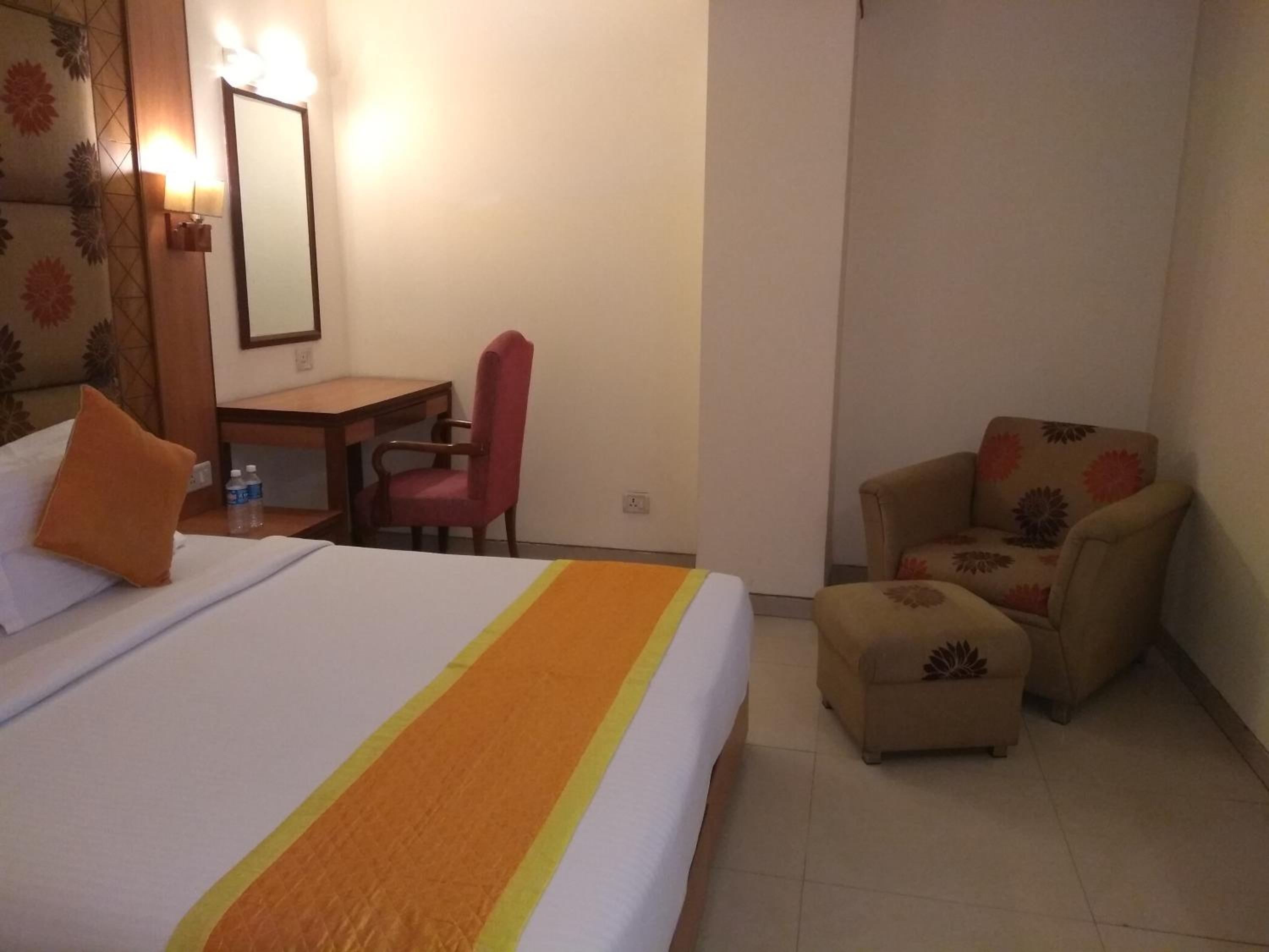Deluxe Room ( annexure building ) - Photo 1