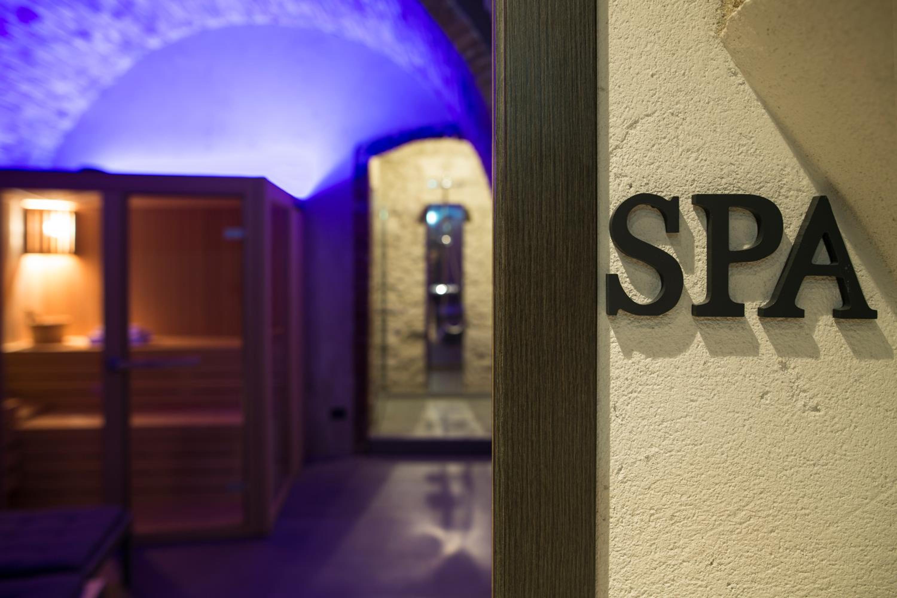 Superior Queen Room with Spa Access