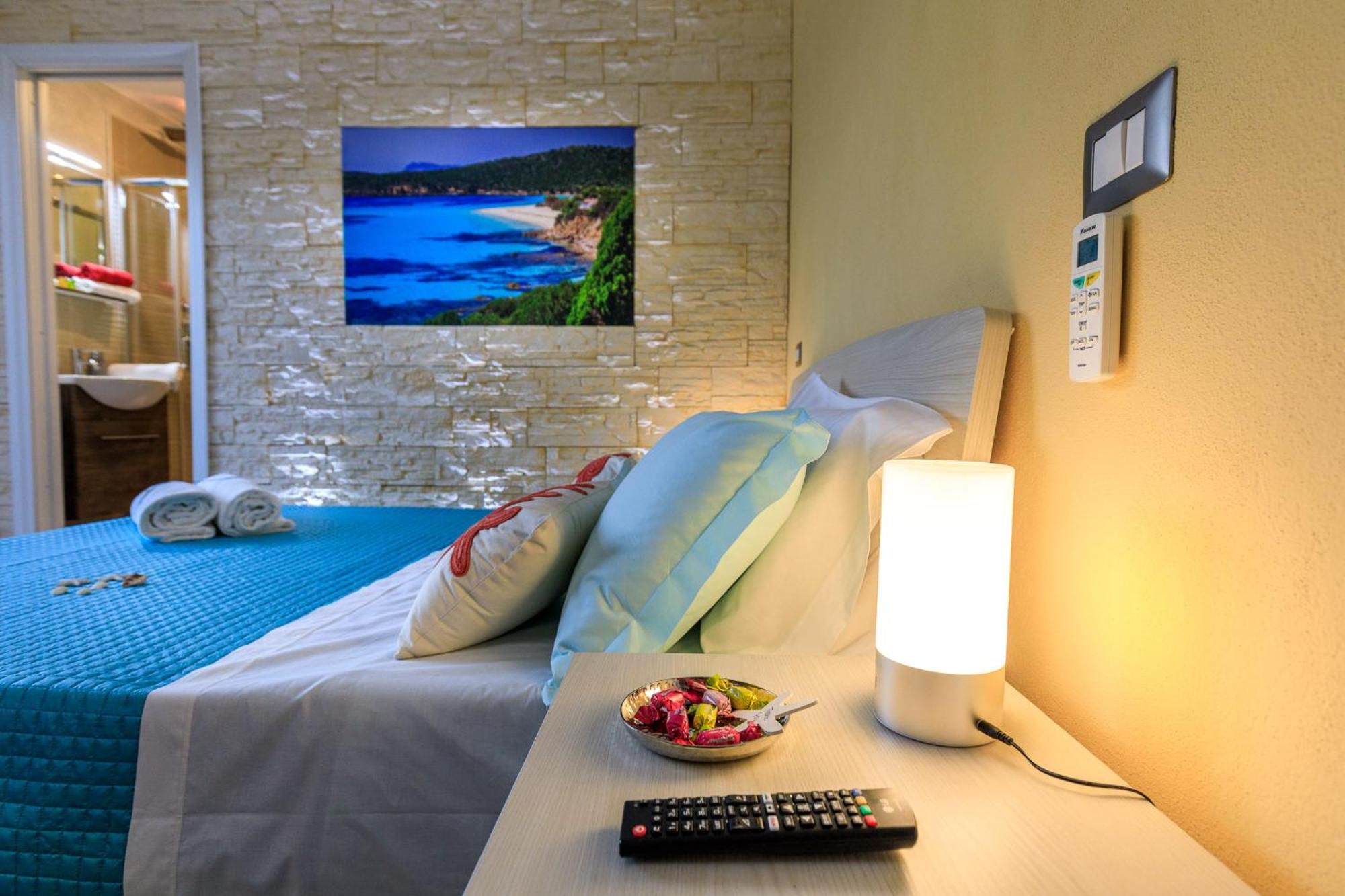 Suite with Balcony - Photo 7