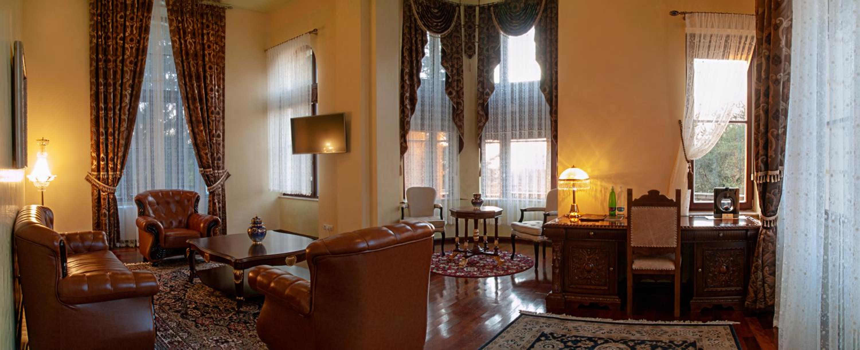 Junior Double Room, Park View thumbnail 5
