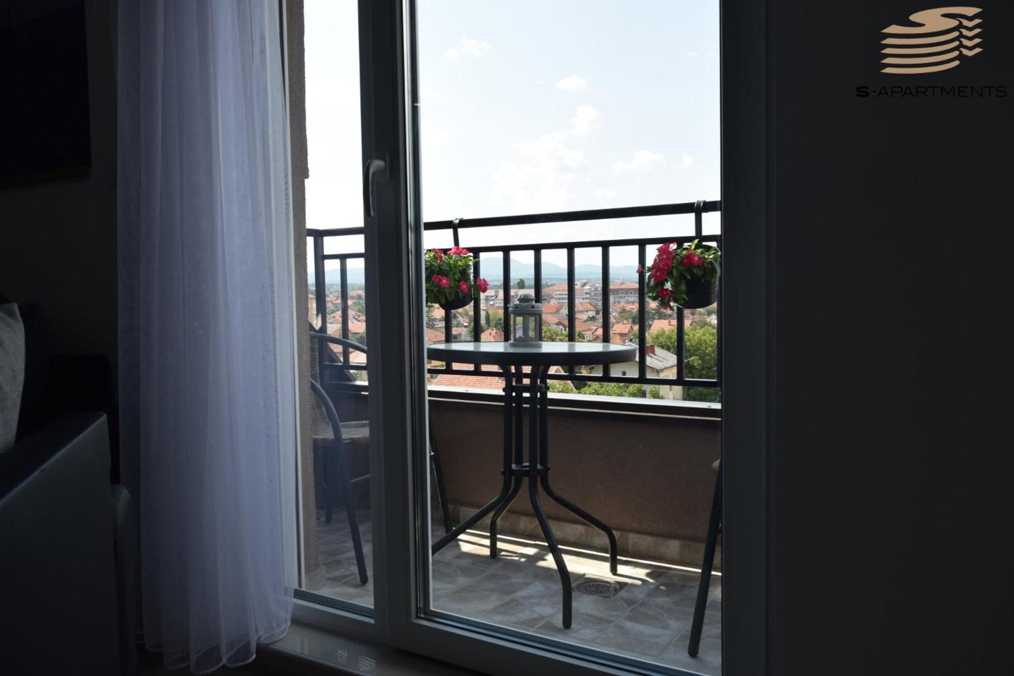 Two-Bedroom Apartment with Balcony photo 3