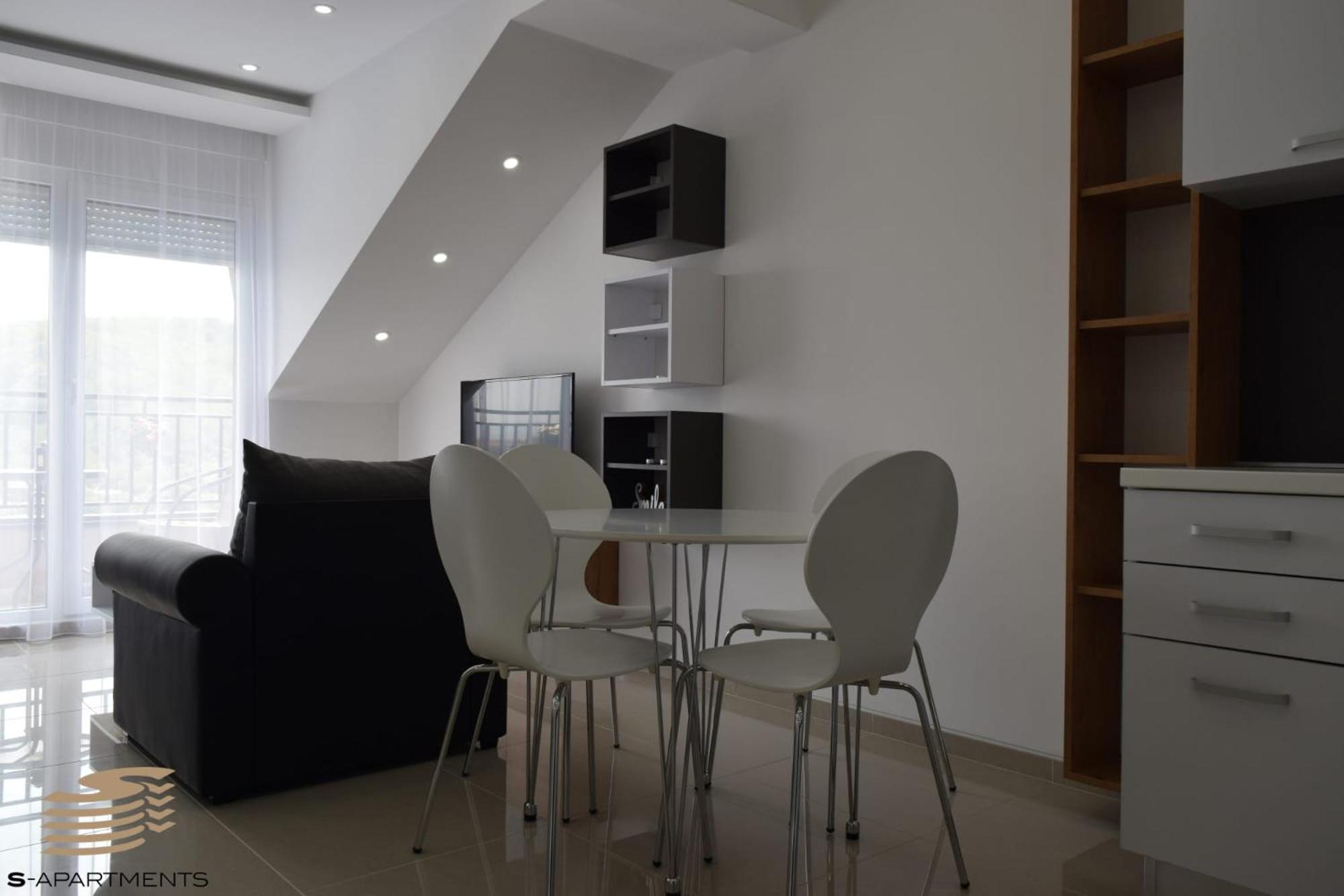 Apartment with Terrace photo 3
