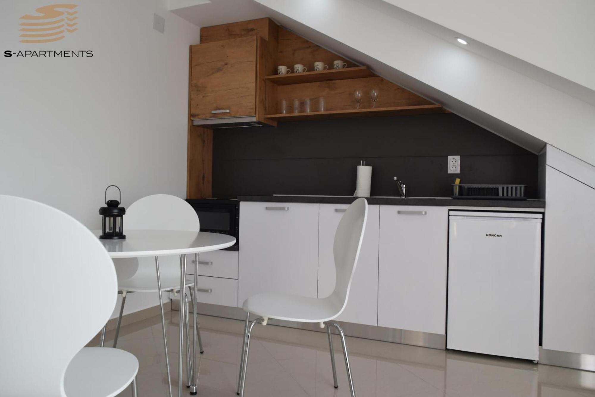 Apartment with Terrace photo 2