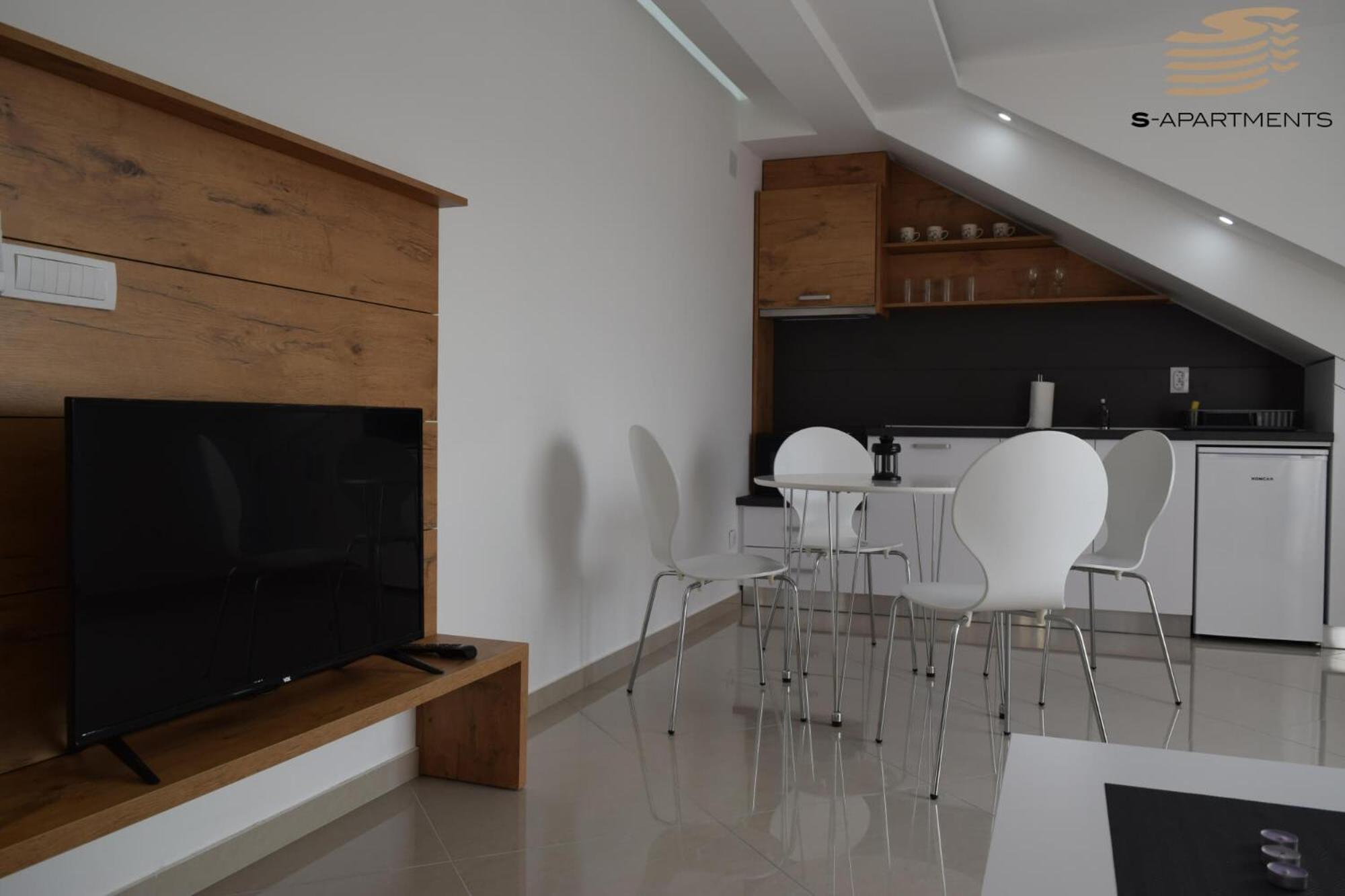 Apartment with Terrace photo 3