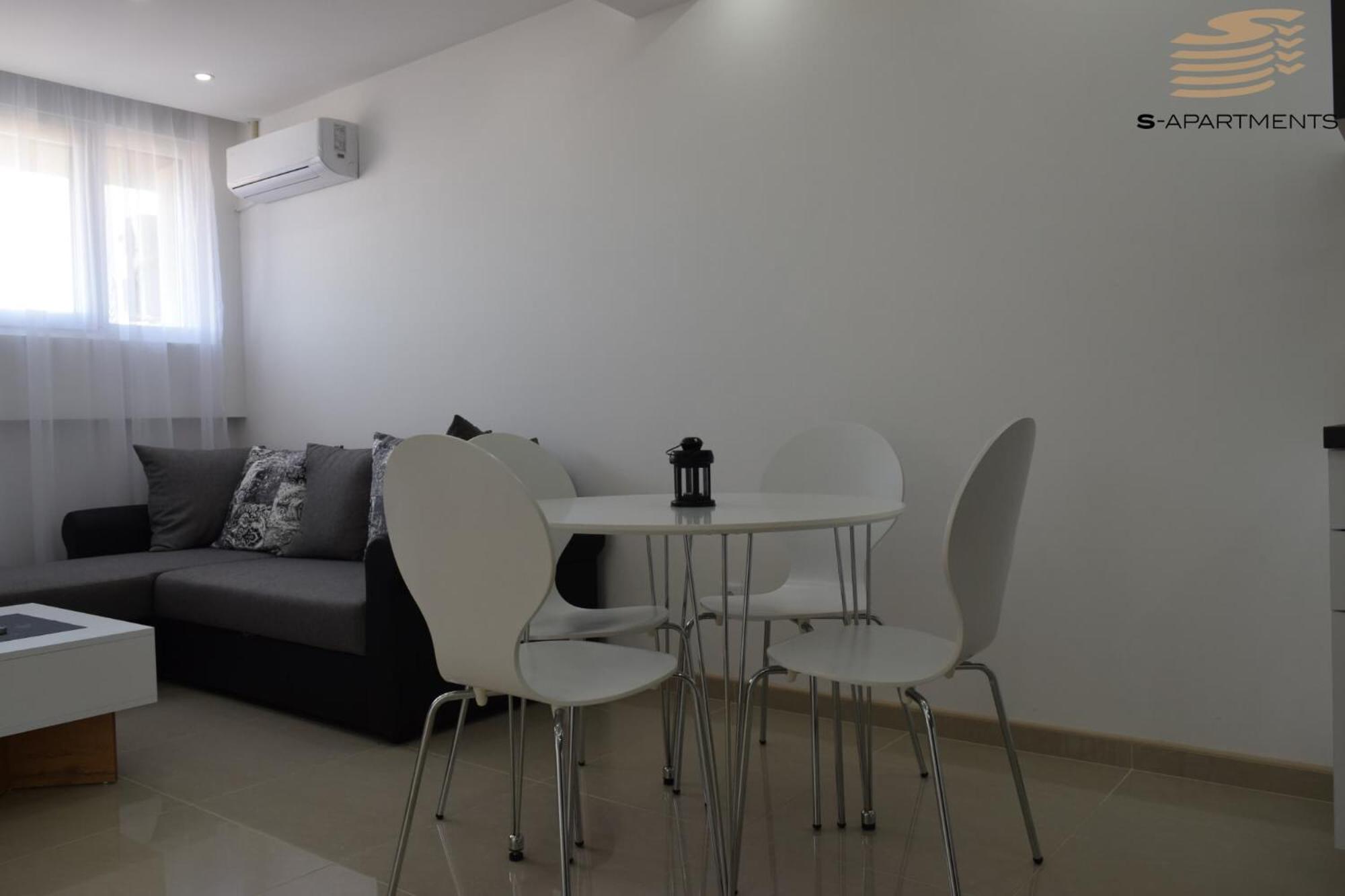 Apartment photo 3