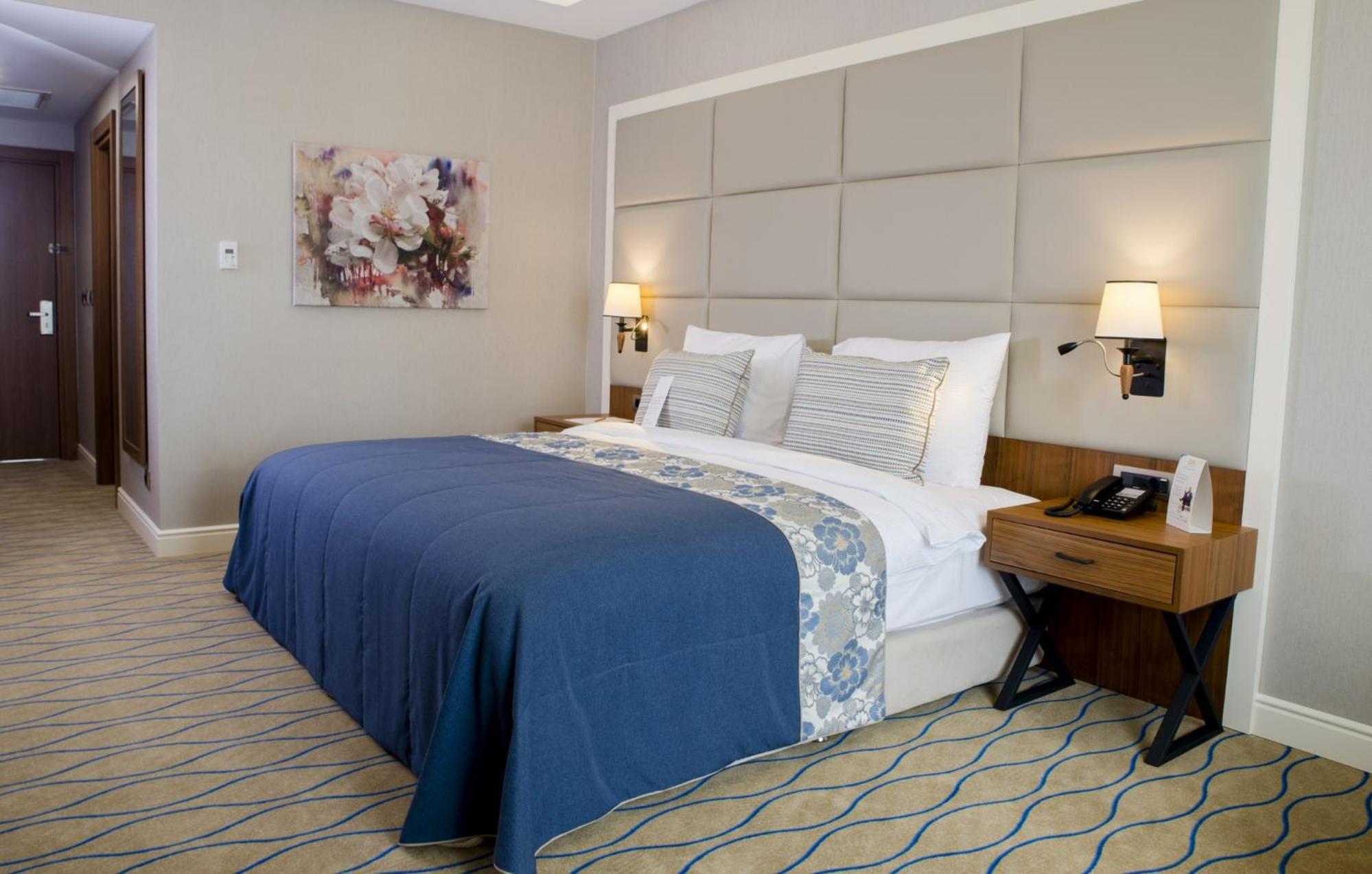 King Room - Non-Smoking - Photo 1