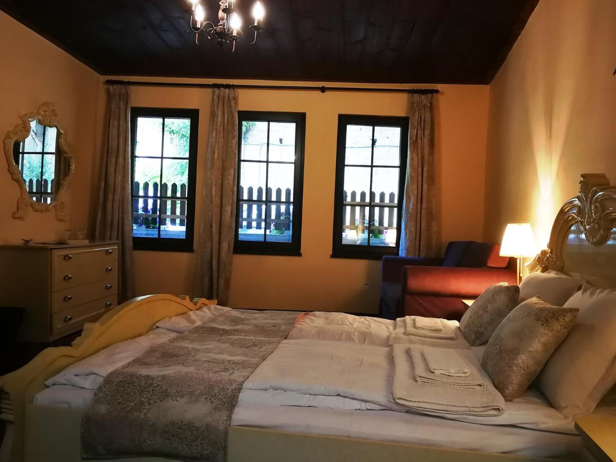 Large Double Room photo 2