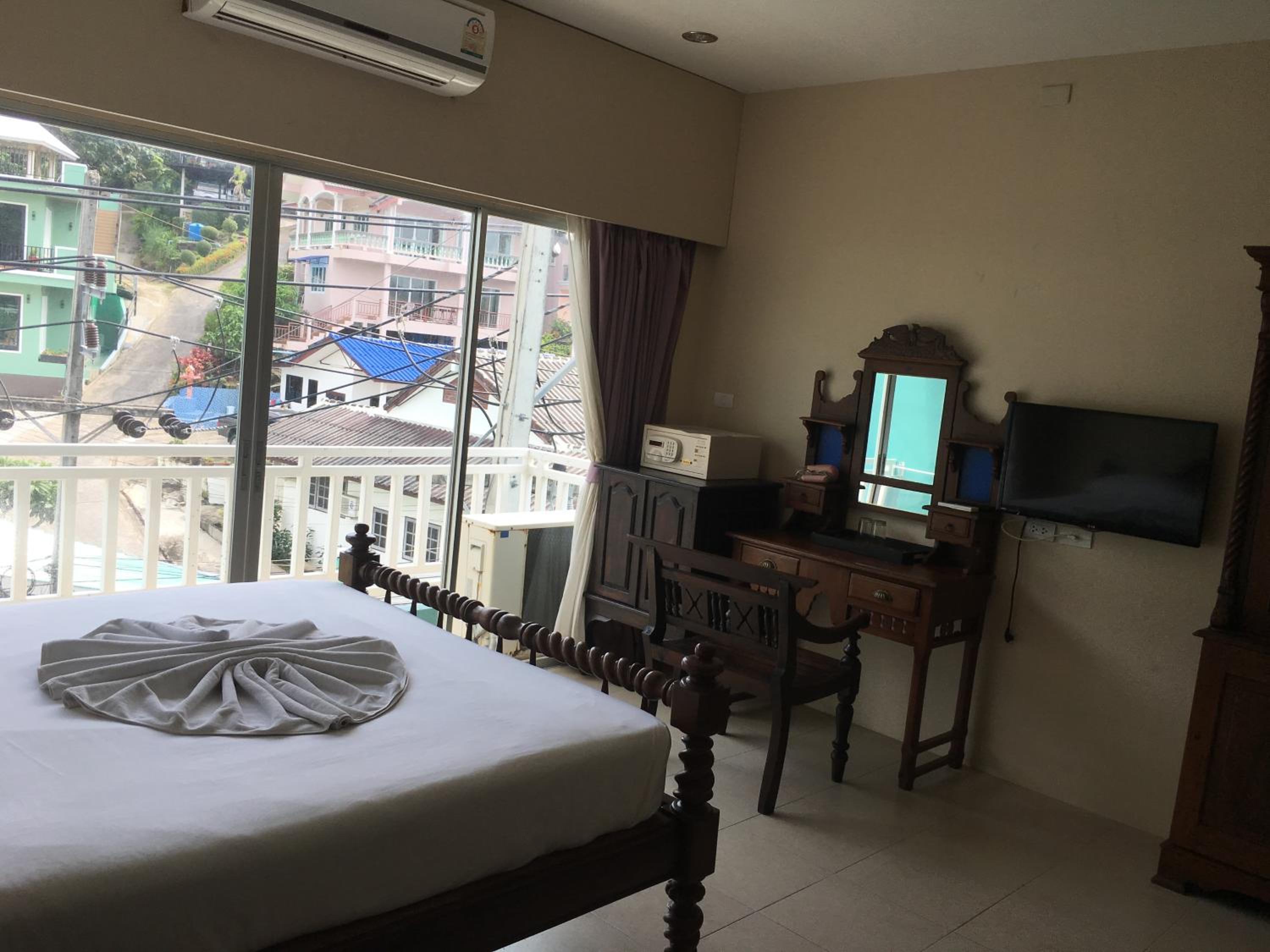 King Room with Mountain View photo 2