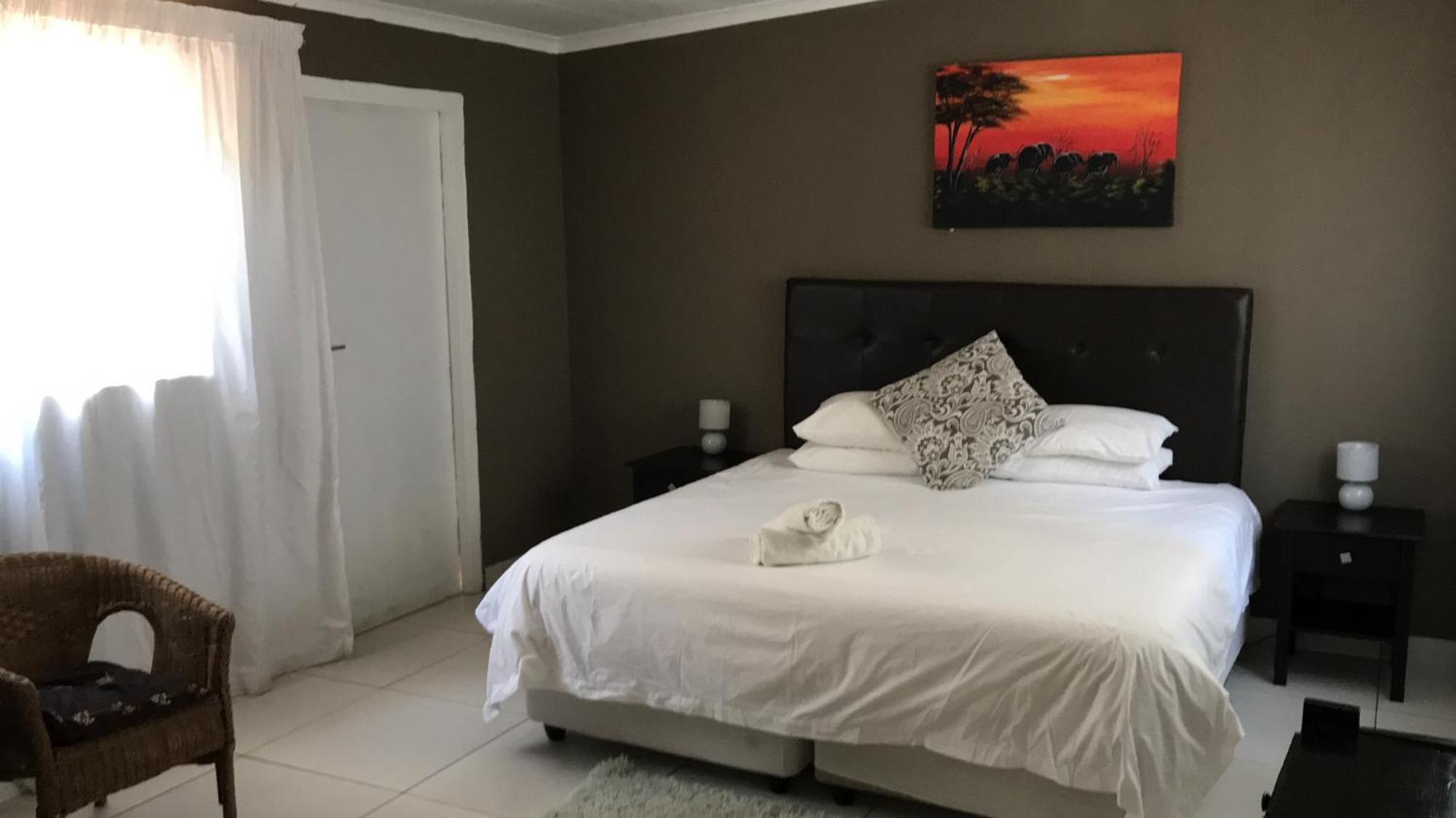 Deluxe Double Room with Shower - Photo 3