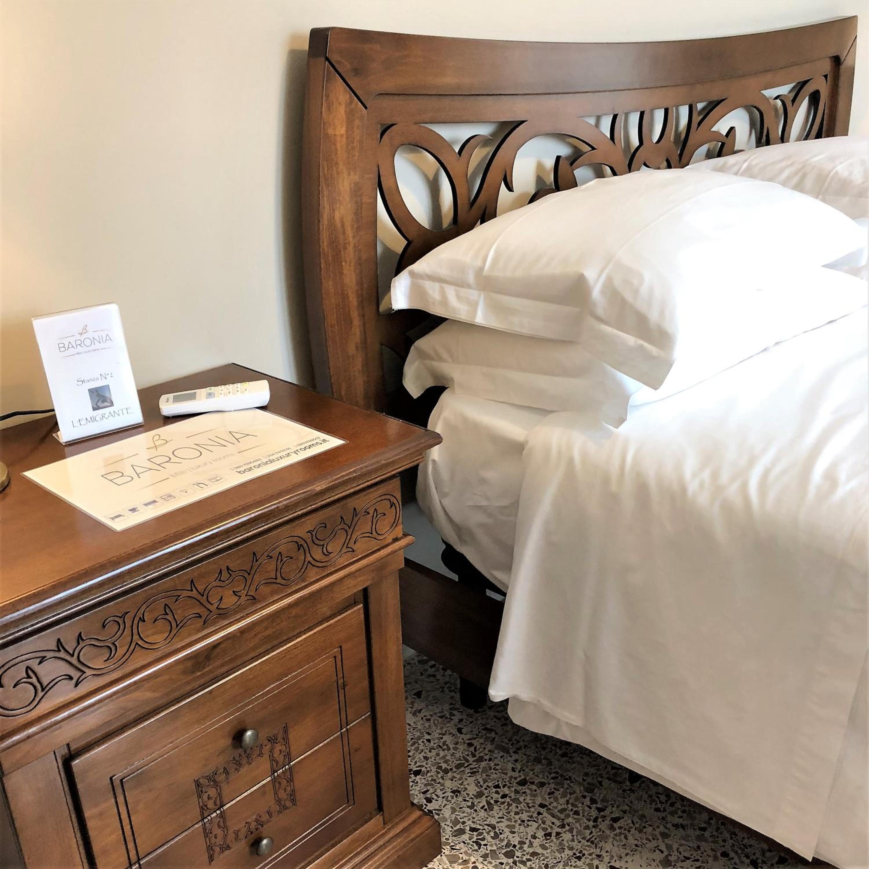 Double Room with Shared Bathroom photo 2
