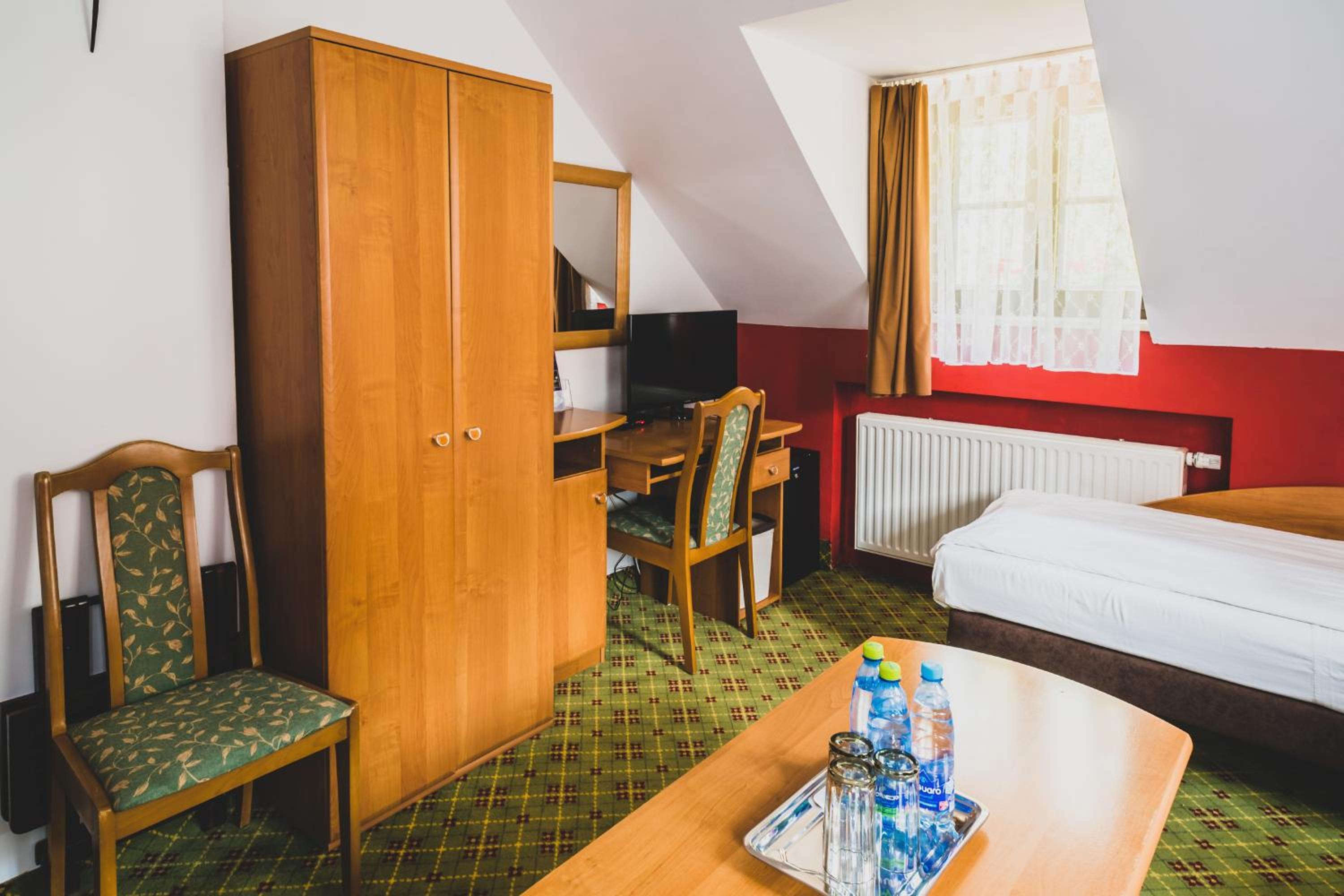 Triple Room (3 Adults) photo 2