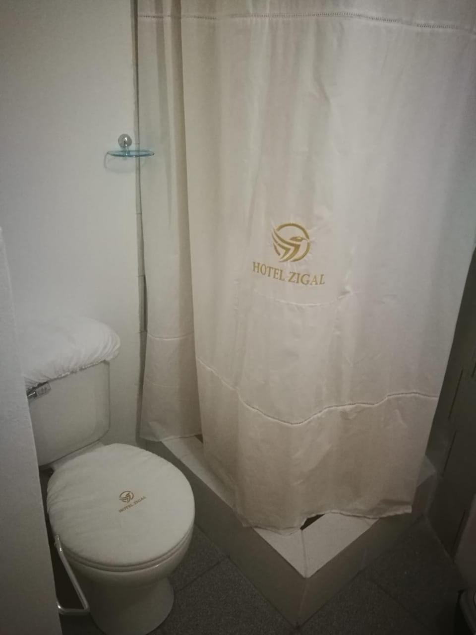 Single Room with Private Bathroom photo 2