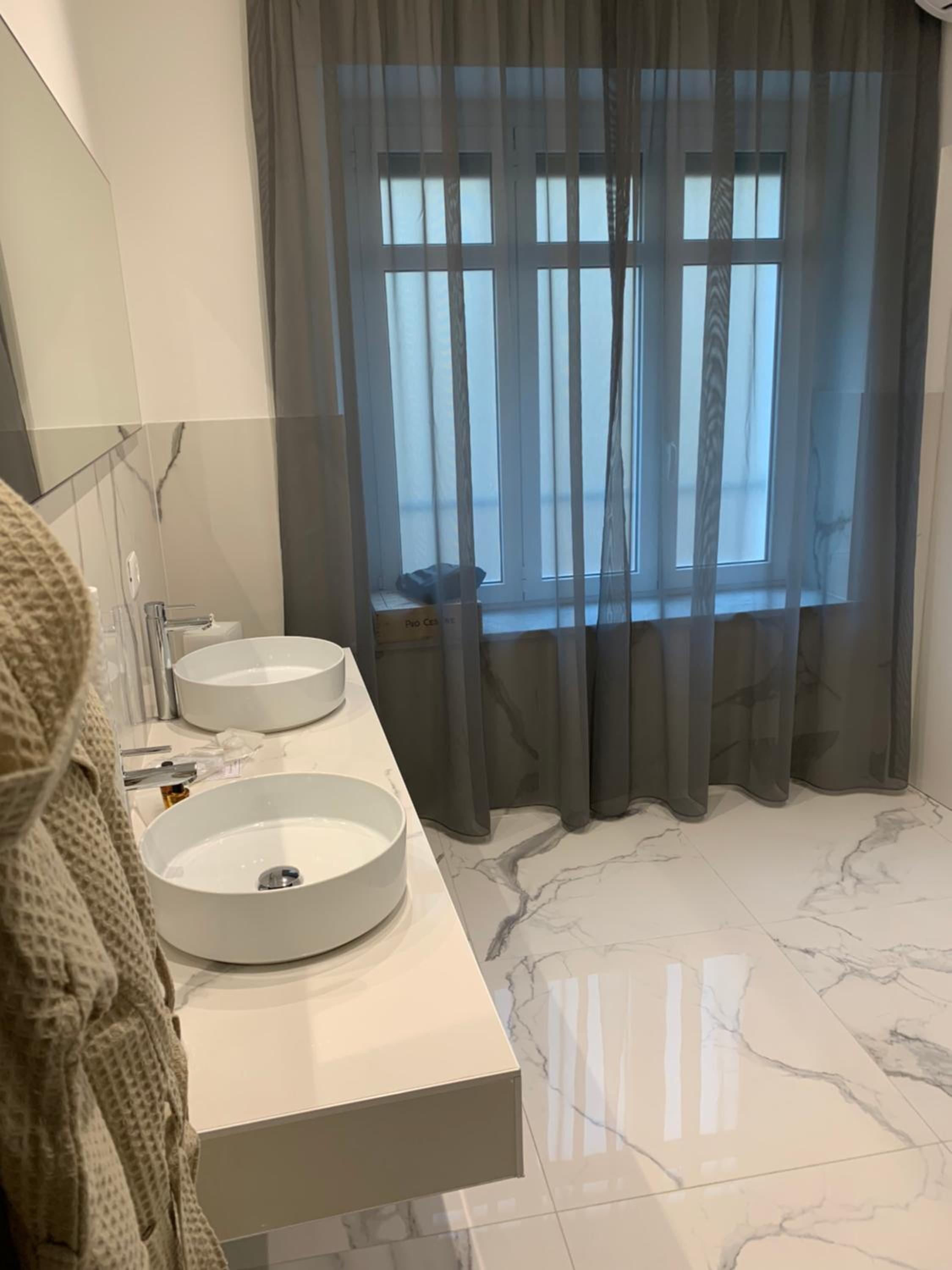 Deluxe Double Room with Balcony photo 3